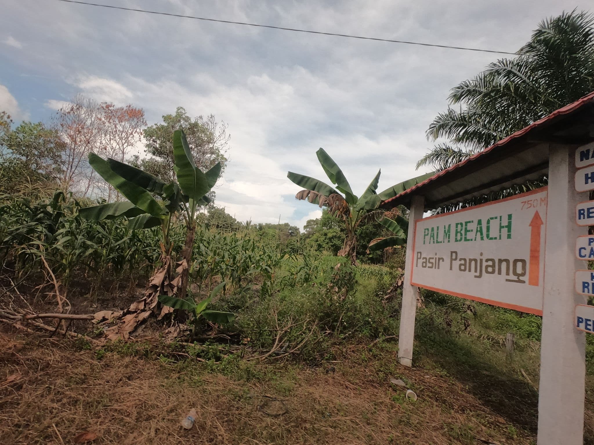 Street view near Hotel Bidakara Jakarta, Singkawang — © addharuery (CC BY-SA · Mapillary)
