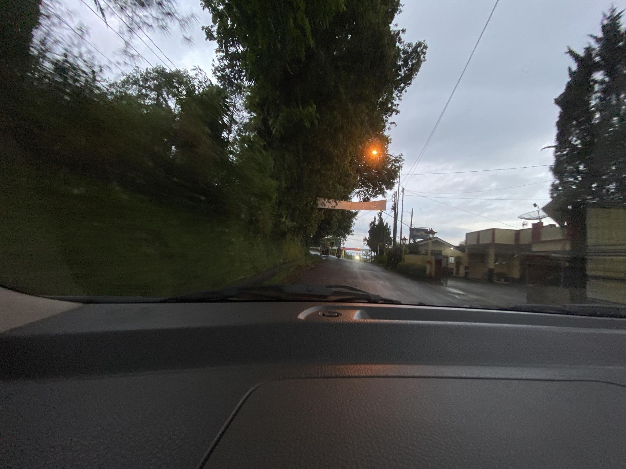 Street view near Hotel Surya Wisata, Baturaden — © kikik (CC BY-SA · Mapillary)