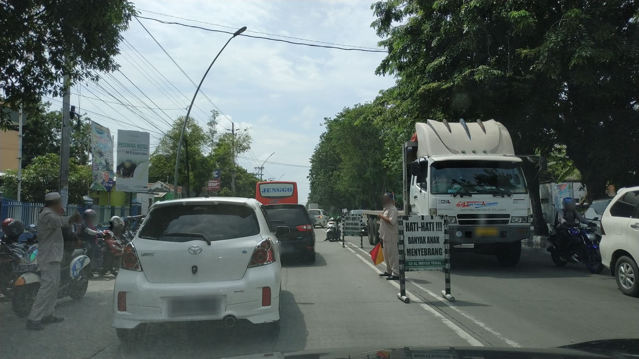 Street view near Riez Palace Hotel, Jl Gajah Mada no. 75, Central Java, ph : +62. 283.353773(hunting) / fax : +62.283.358978 - www.riezpalace.com, Tegal — © akrimullag (CC BY-SA · Mapillary)