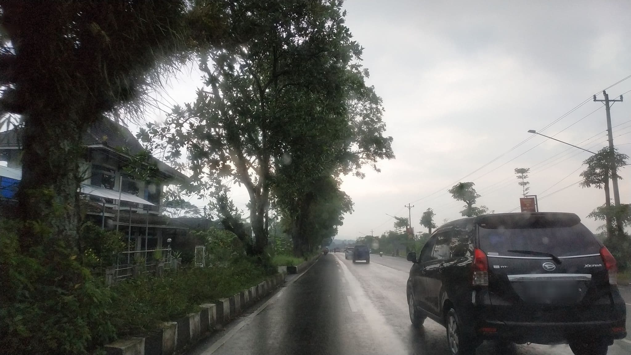 Street view near Hotel Kencana, Magelang — © fadlilaa (CC BY-SA · Mapillary)