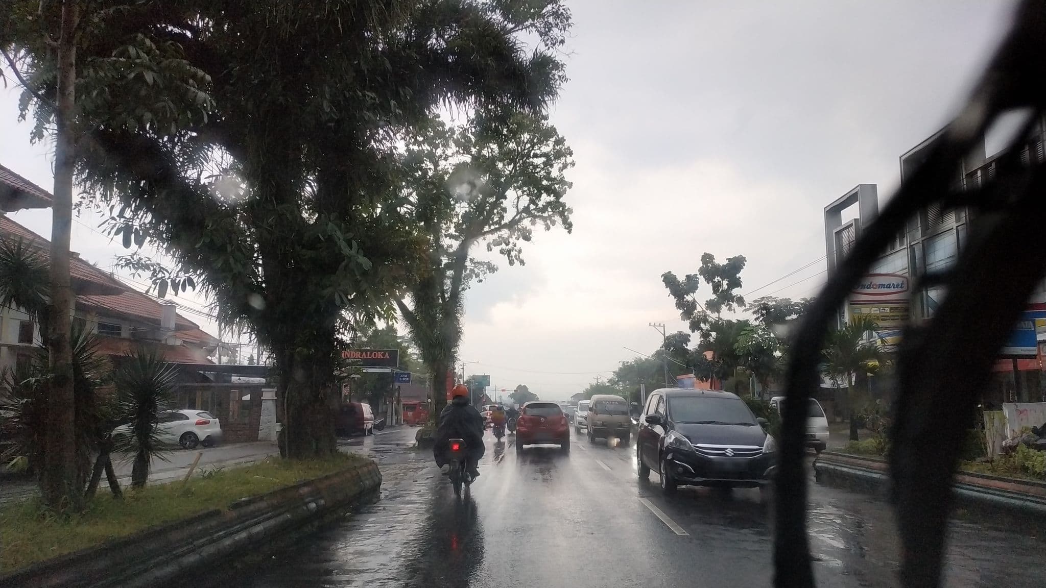 Street view near Hotel Indraloka, Magelang — © fadlilaa (CC BY-SA · Mapillary)