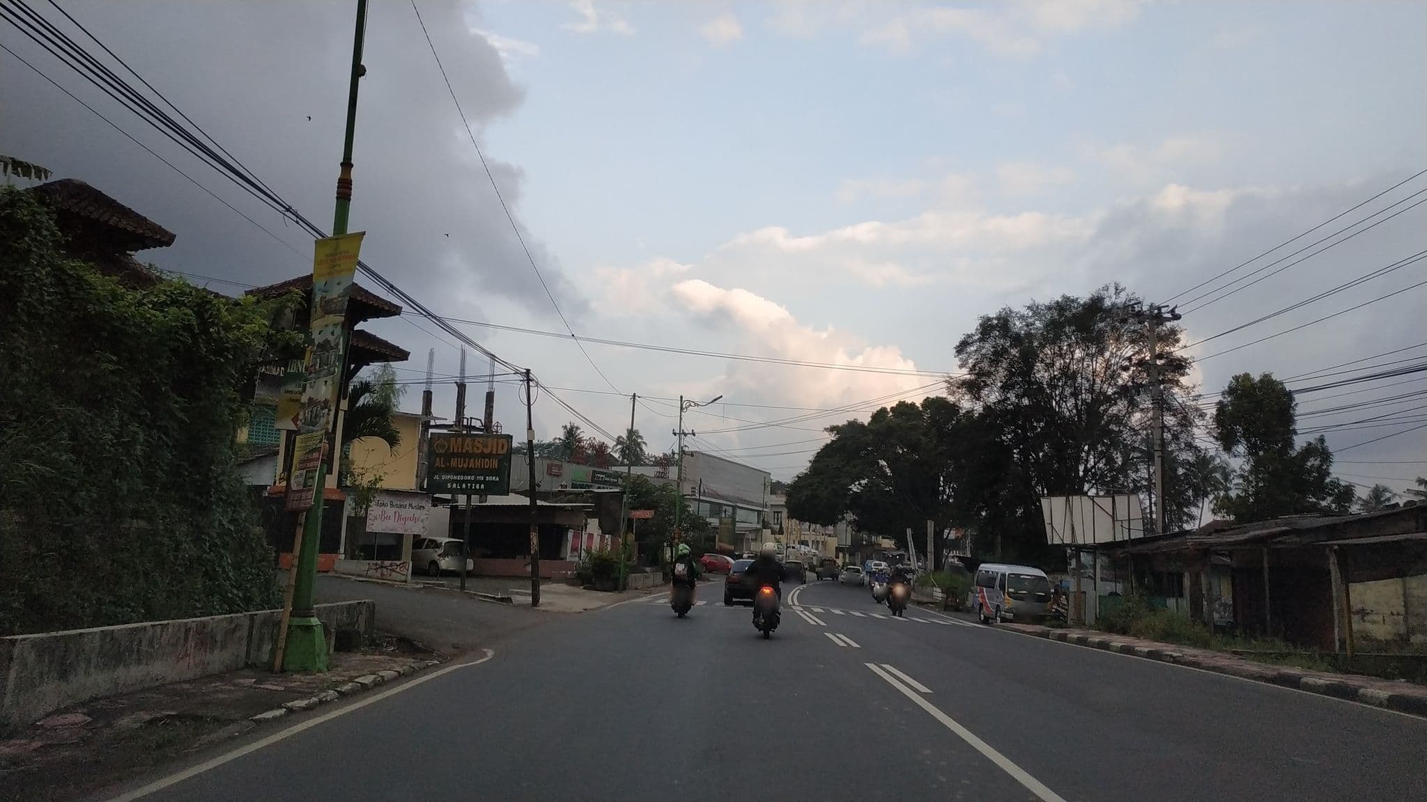 Street view near PuRi AsoKa, Salatiga — © fadlilaa (CC BY-SA · Mapillary)