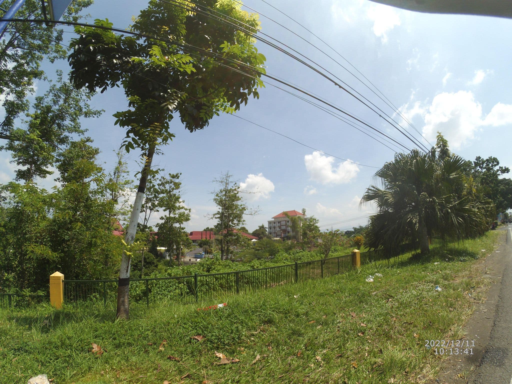 Street view near Batu Paridise Resort Hotel, Singosari — © maphunter_id (CC BY-SA · Mapillary)