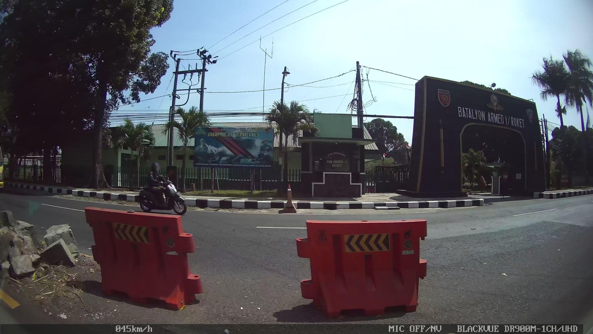 Street view near Wisma Olly Hotel, Singosari — © kaart_2 (CC BY-SA · Mapillary)