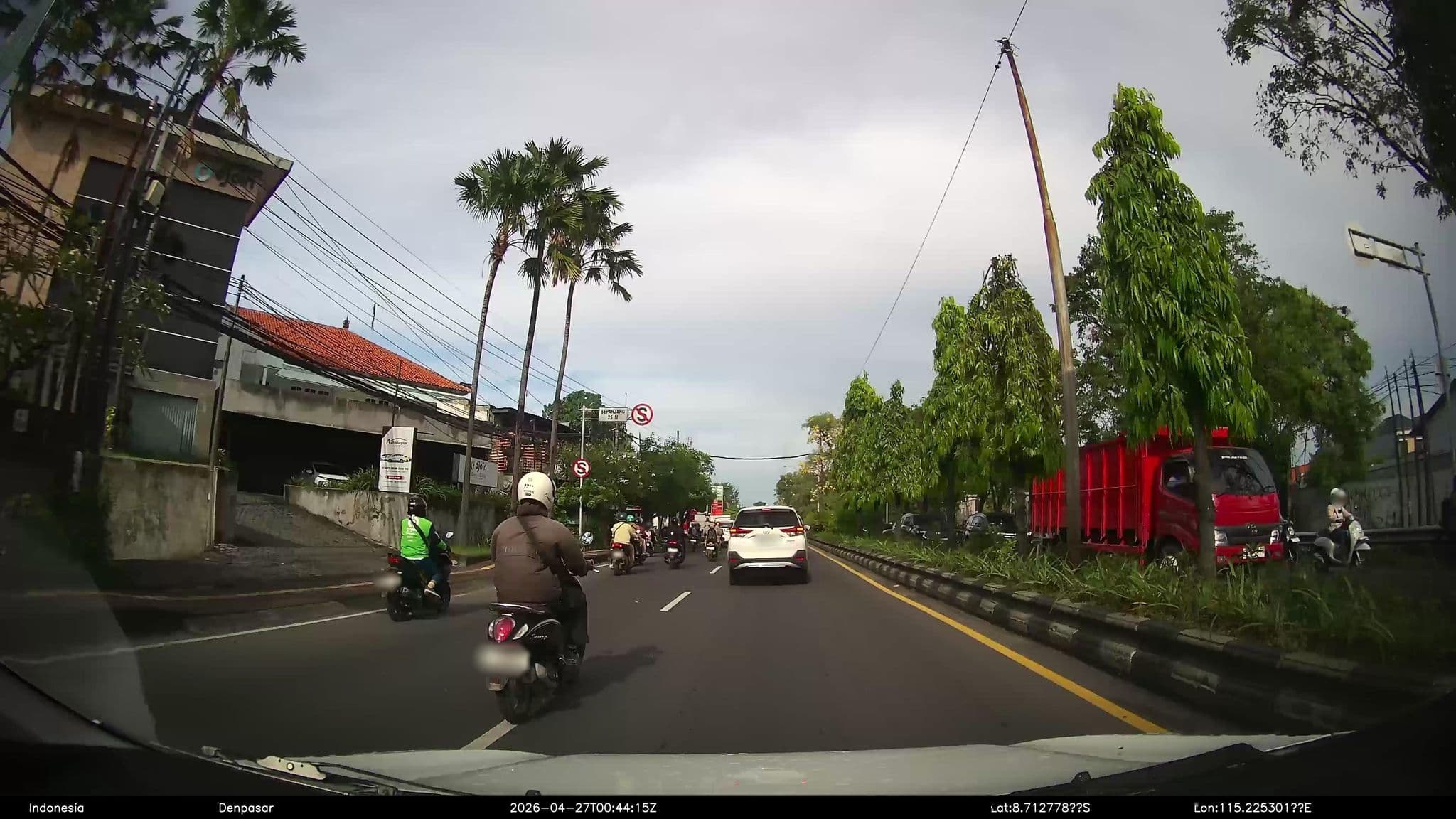 Street view near Pandawa villa, Benoa — © Kaart---FRONT (CC BY-SA · Mapillary)