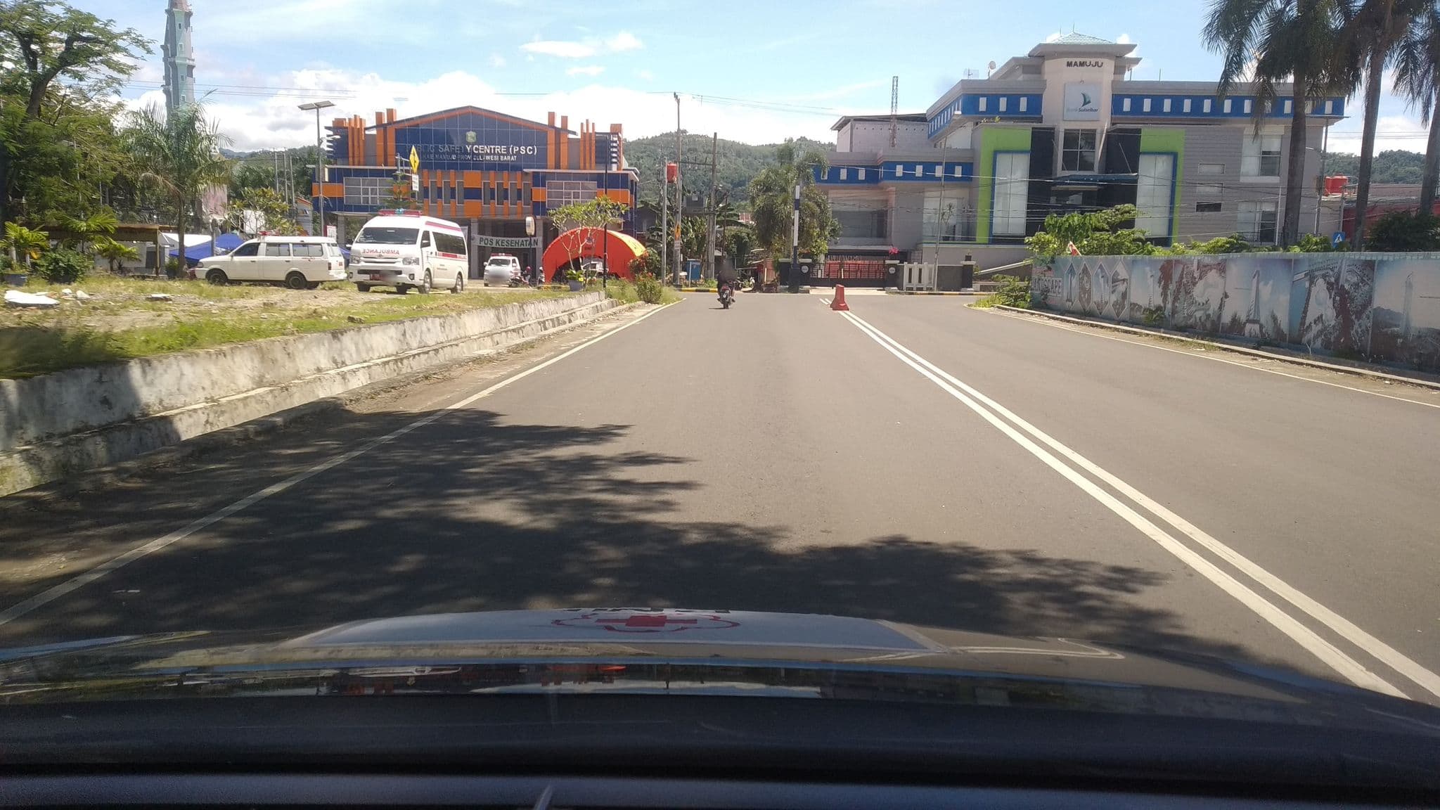 Street view near Wisma Putra Firkhan, Mamuju — © benjidad (CC BY-SA · Mapillary)