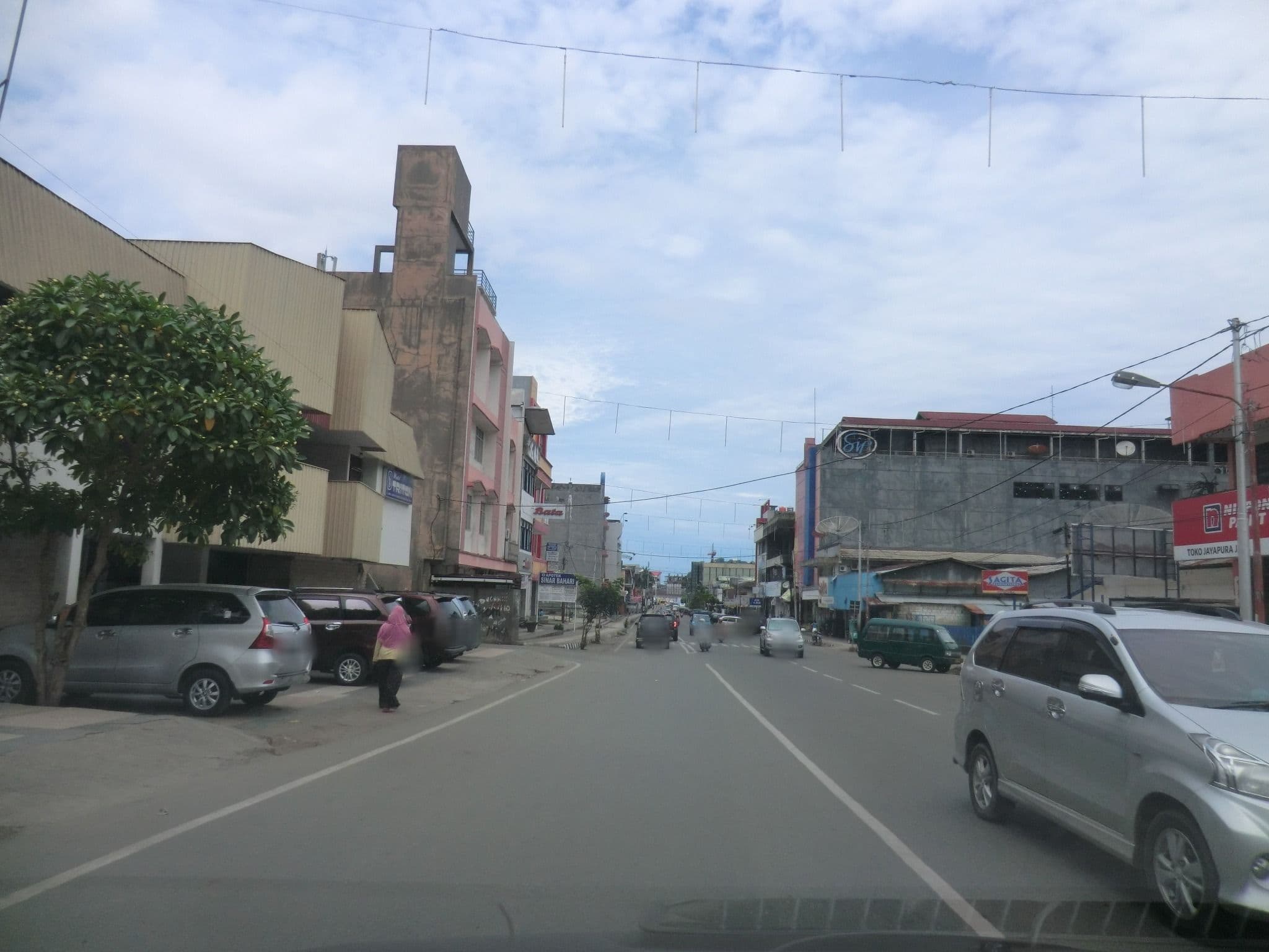 Street view near Hotel Triton Jayapura, Jayapura — © 24dakenlo (CC BY-SA · Mapillary)