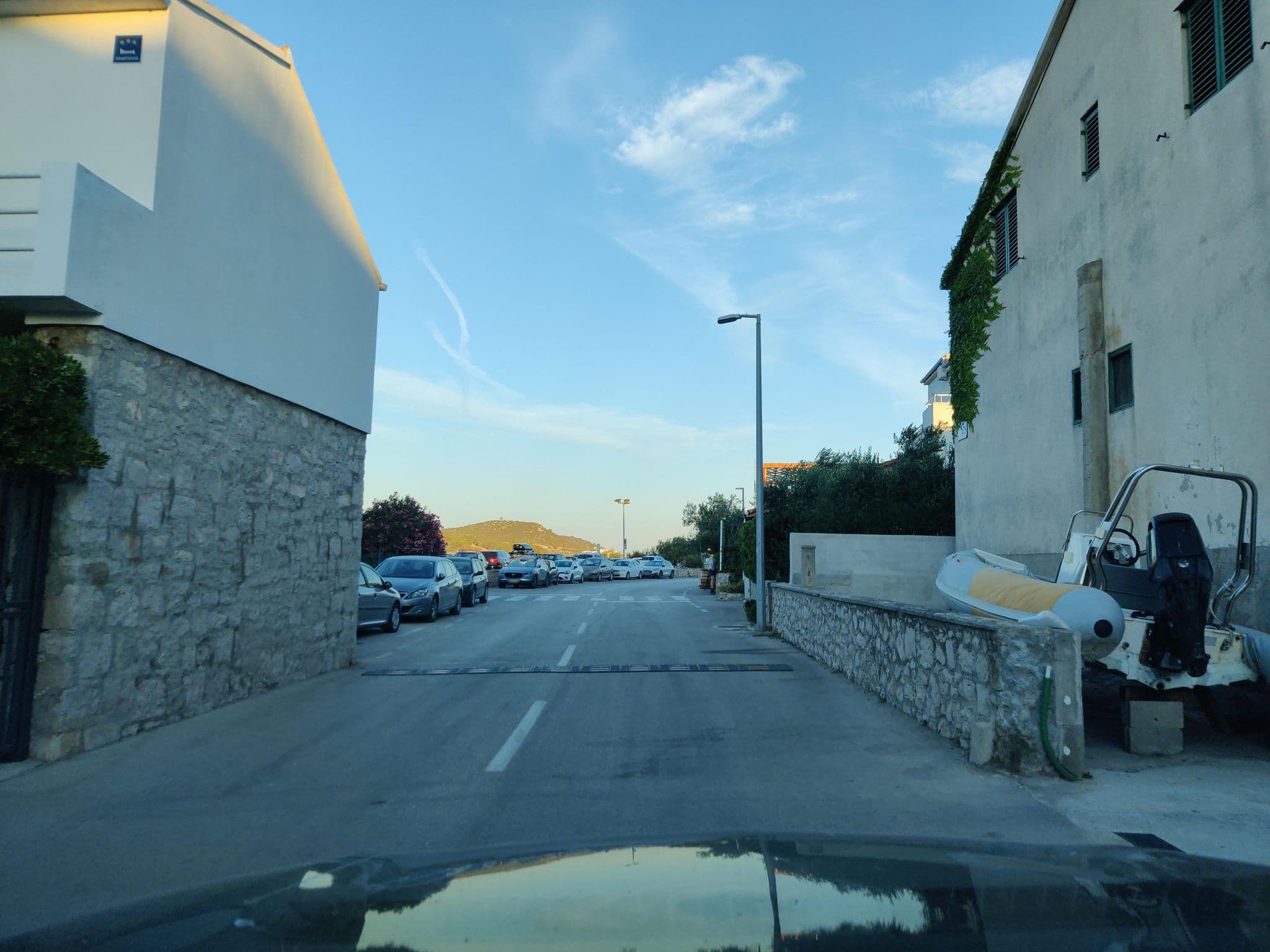 Street view near Apartments Betina, Murter — © kietlak (CC BY-SA · Mapillary)