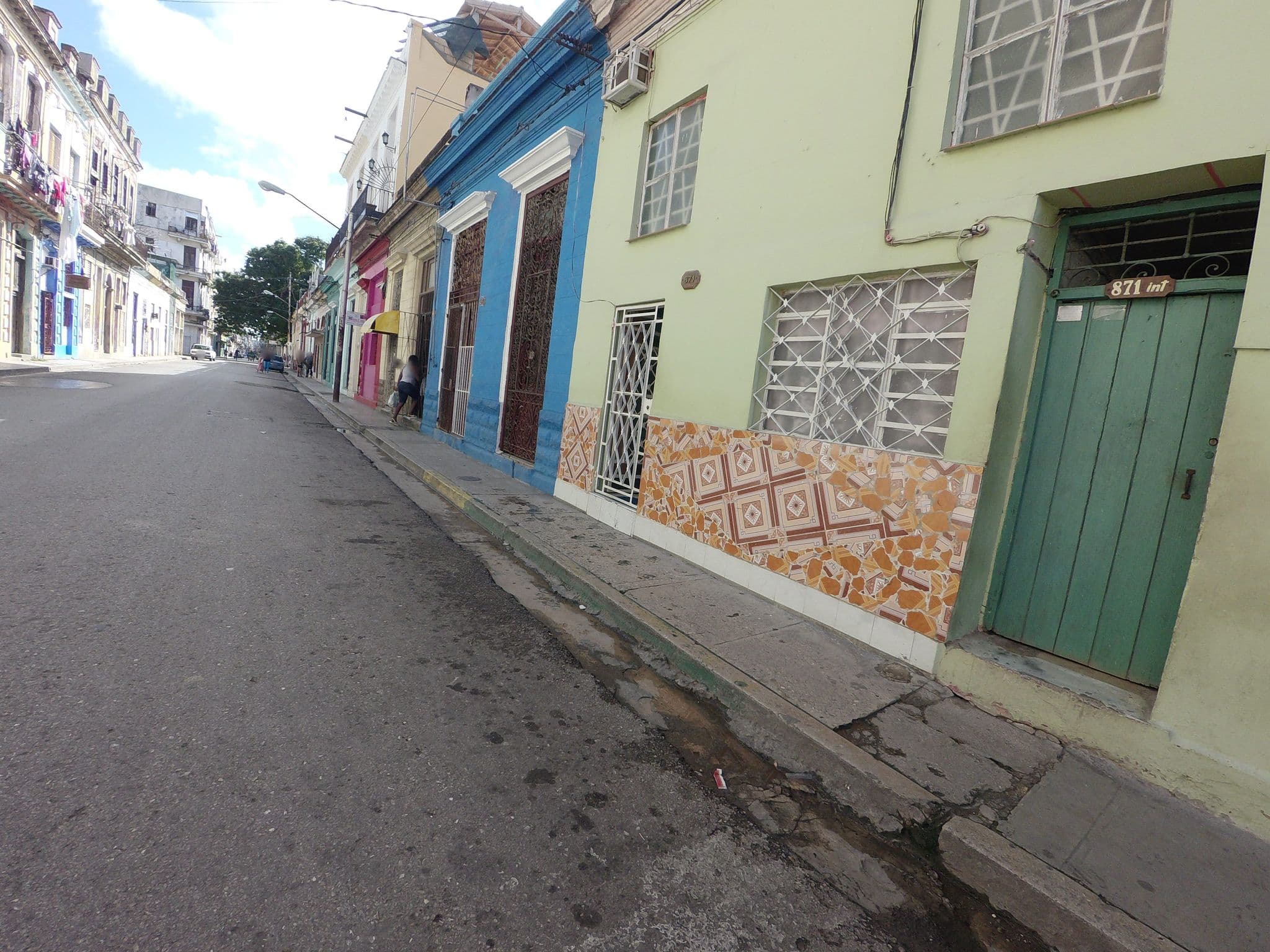 Street view near Hostal Don Juan, Centro Habana