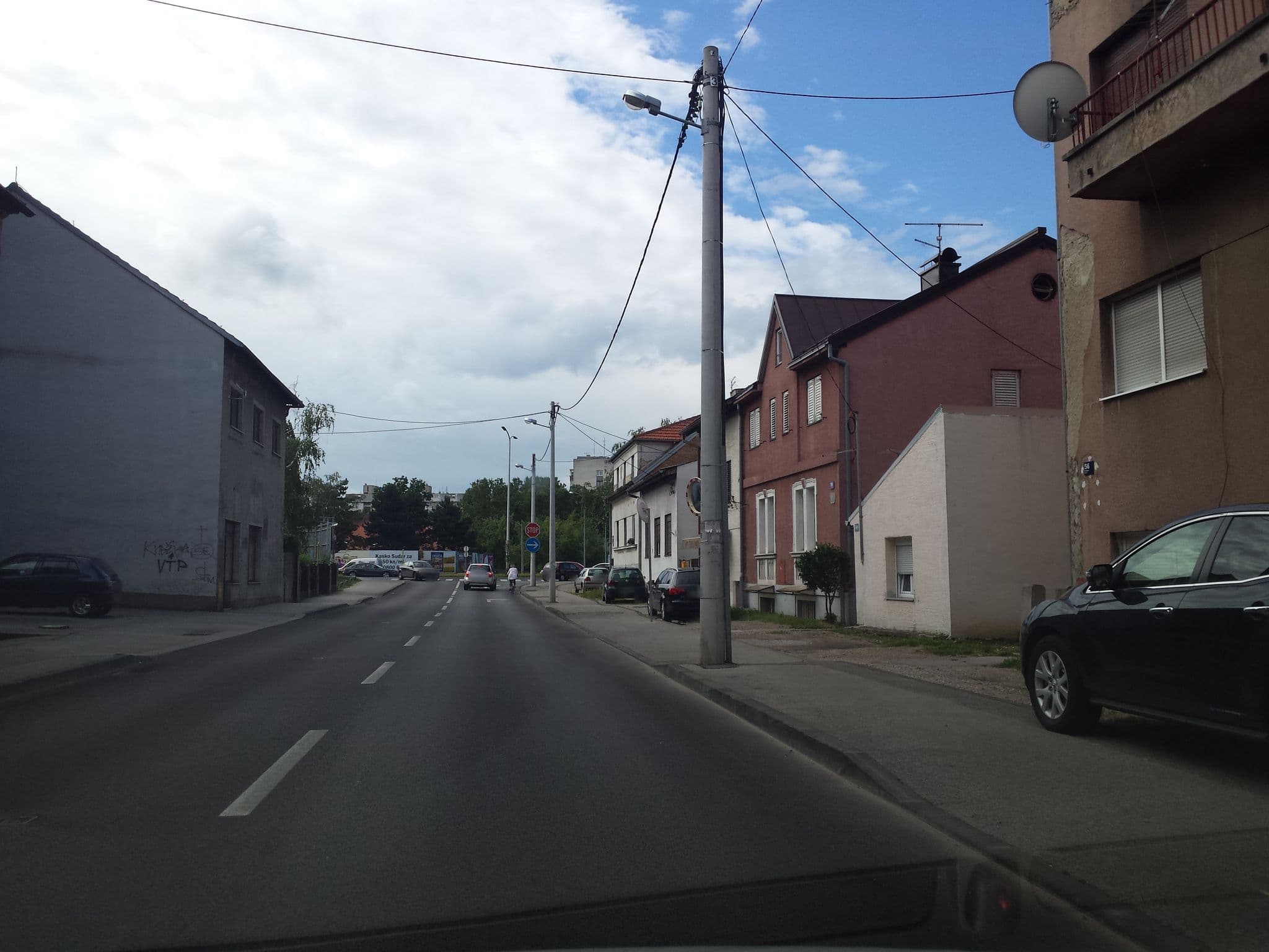 Street view near EUROVAL USLUŽNI OBRT, VL. MARINA NINČEVIĆ,Zagreb,Cetingradska 28, Novi Zagreb — © janjko (CC BY-SA · Mapillary)
