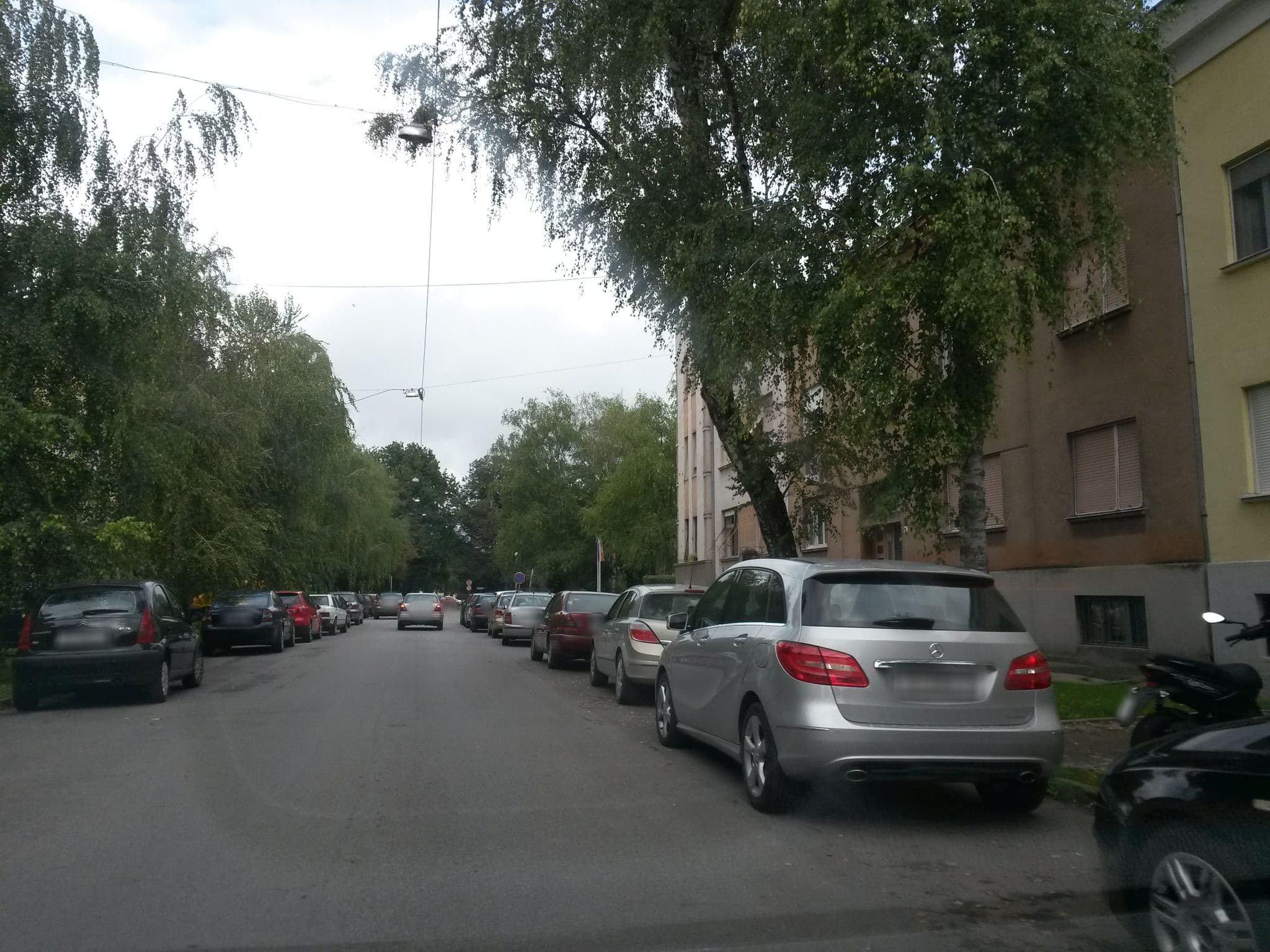 Street view near Apartmani Cesarica, Osijek — © osmapper (CC BY-SA · Mapillary)