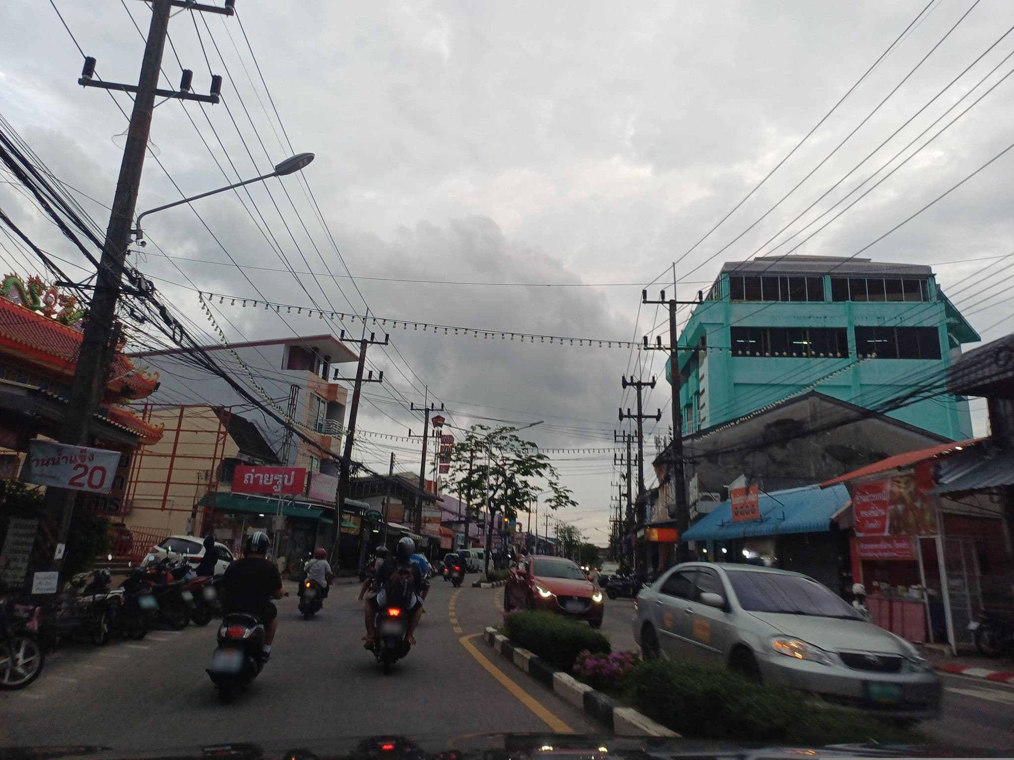 Street view near 217@Kht, Ban Talat Yai — © EakMor (CC BY-SA · Mapillary)