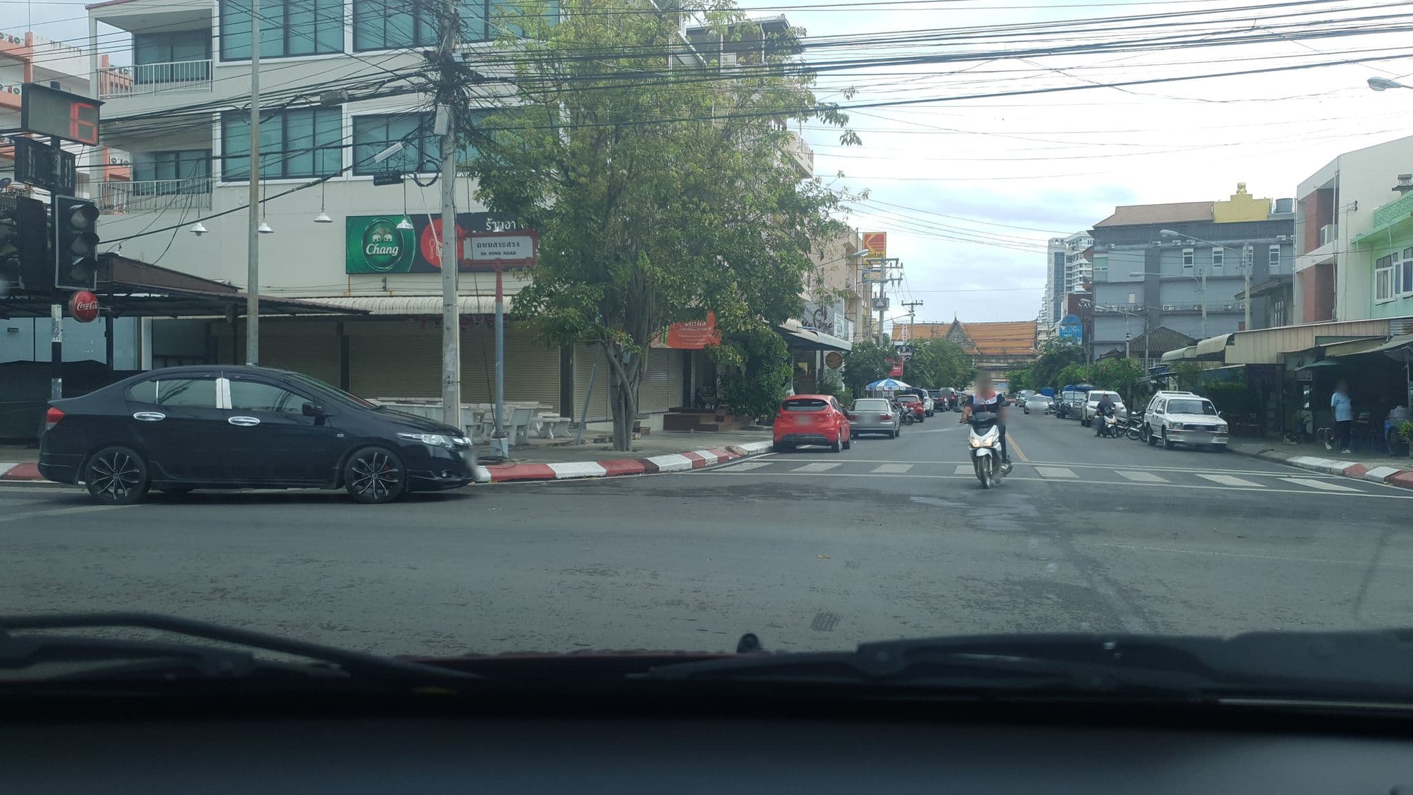 Street view near Top Center Huahin, Hua Hin — © jgauvasu (CC BY-SA · Mapillary)