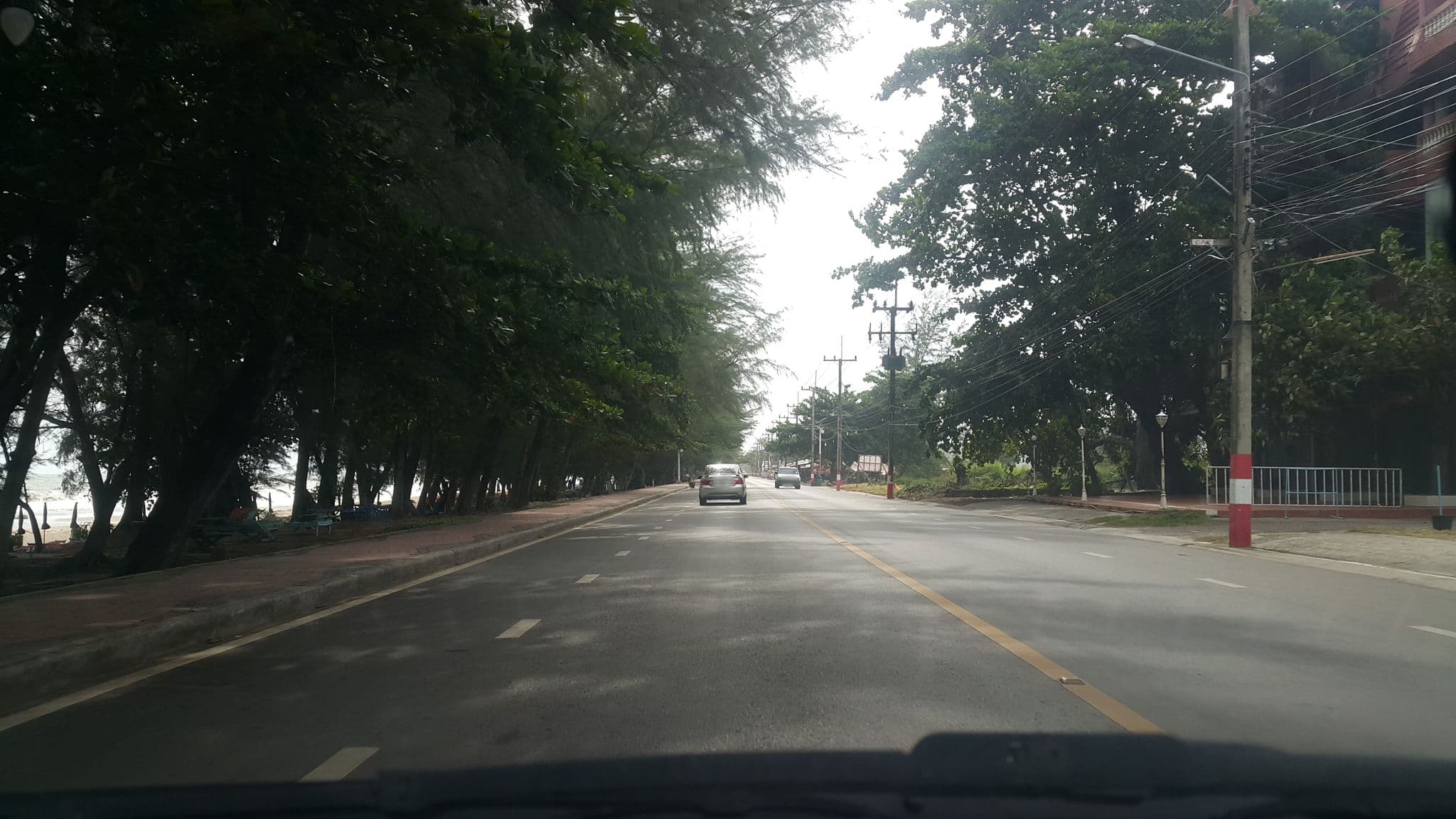 Street view near โรงแรมบ้านนันทสิริ (Baan Nuntasiree Hotel), Ban Phe — © jrcarlsen (CC BY-SA · Mapillary)