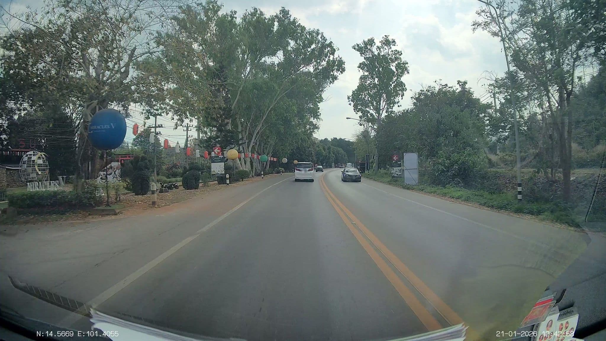Street view near Phukanin KeeRee Khaoyai, Pak Chong — © ThailandCambodia (CC BY-SA · Mapillary)