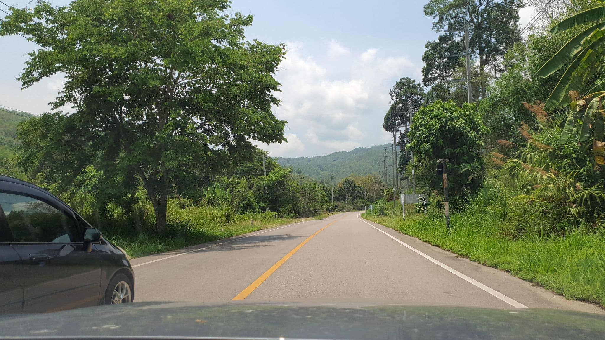 Street view near ม่อนเอื้องดอย แม่แตง, Chiang Mai — © jrcarlsen (CC BY-SA · Mapillary)