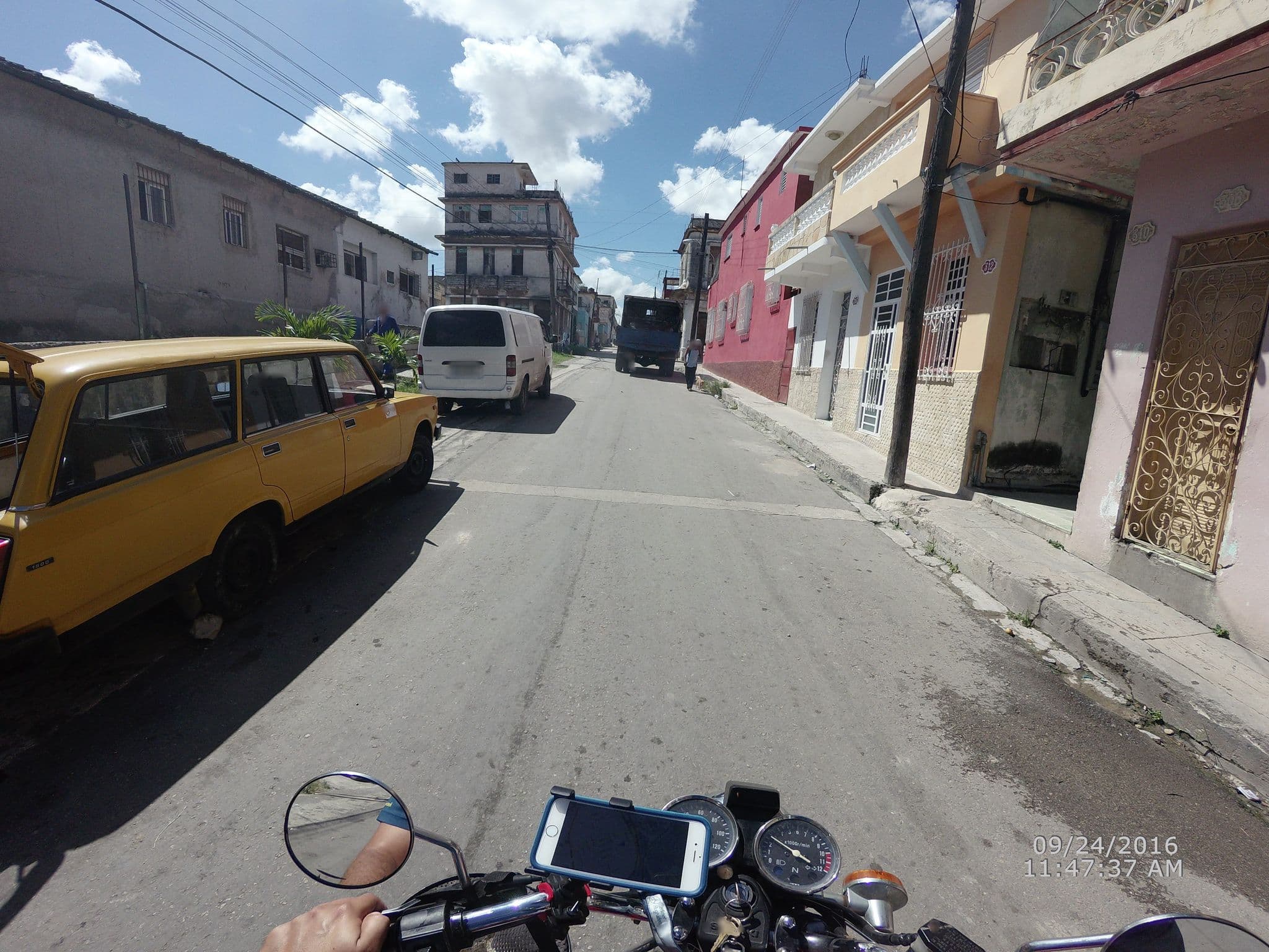 Street view near Mi casa, La Habana Vieja