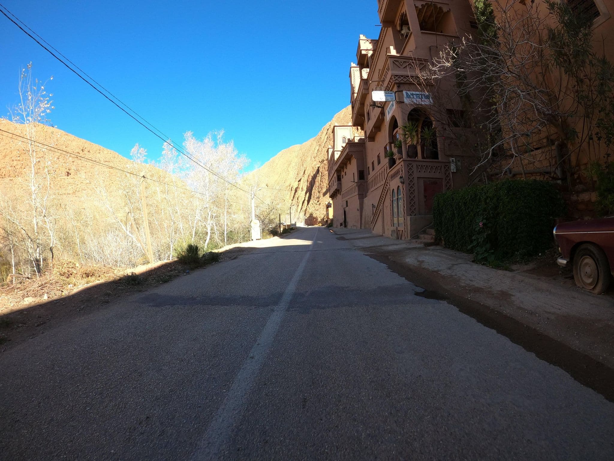 Street view near Hotel Riad Bahammou, Boumalne Dades — © masterofnoroad (CC BY-SA · Mapillary)