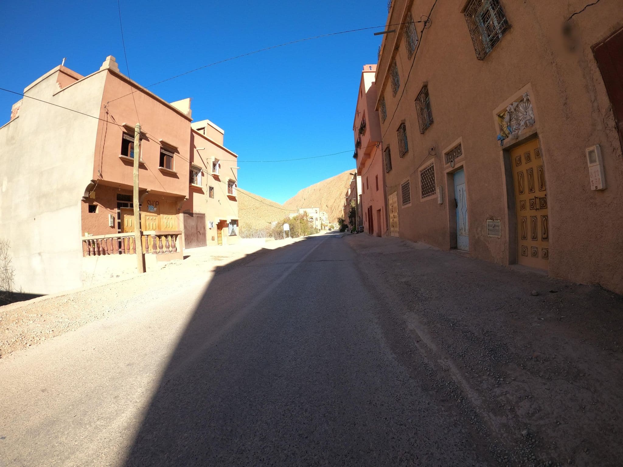 Street view near Dar Essalama Dades, Boumalne Dades — © masterofnoroad (CC BY-SA · Mapillary)
