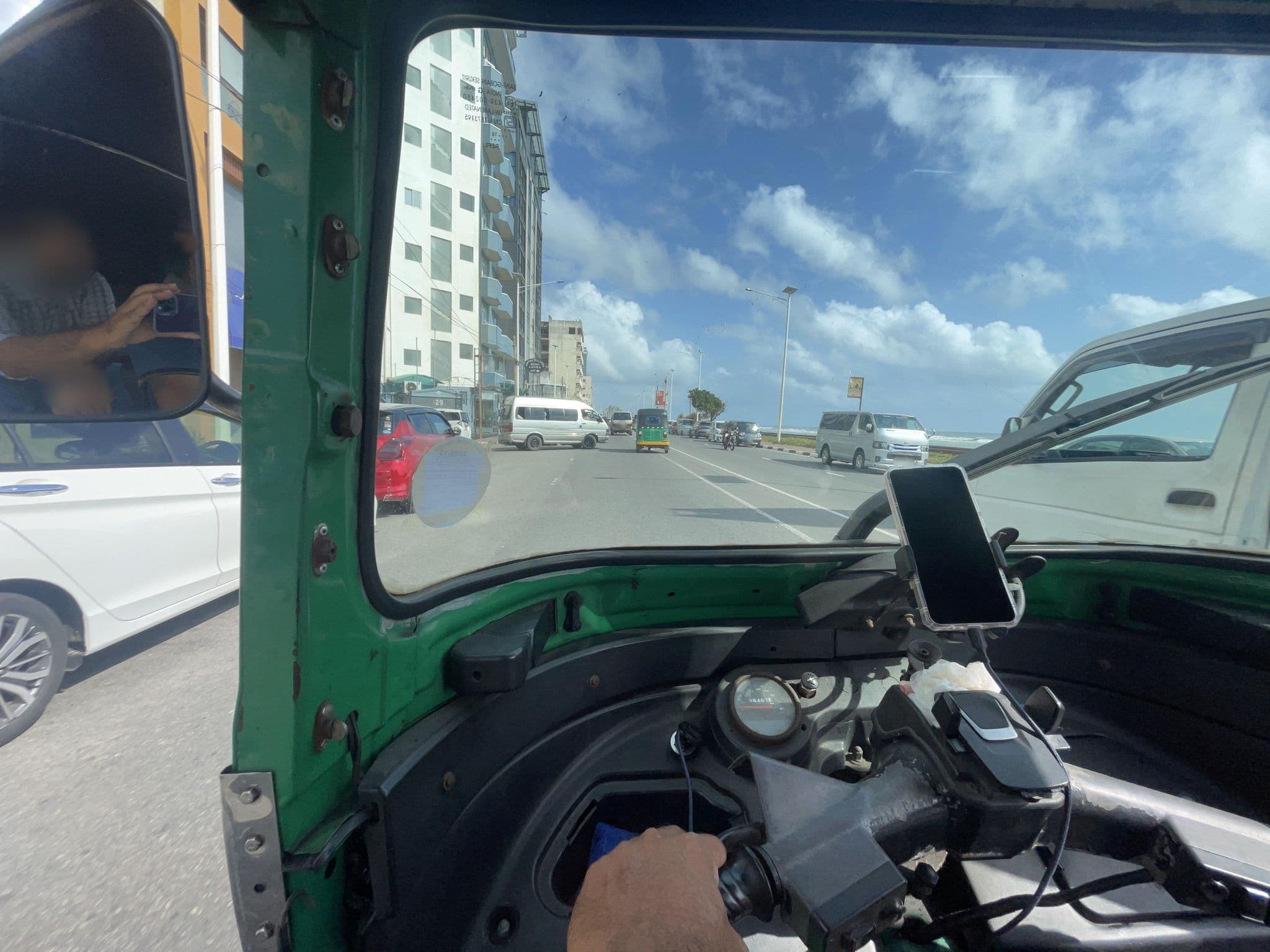 Street view near Dawn & Dusk, Pita Kotte — © Sab7863 (CC BY-SA · Mapillary)