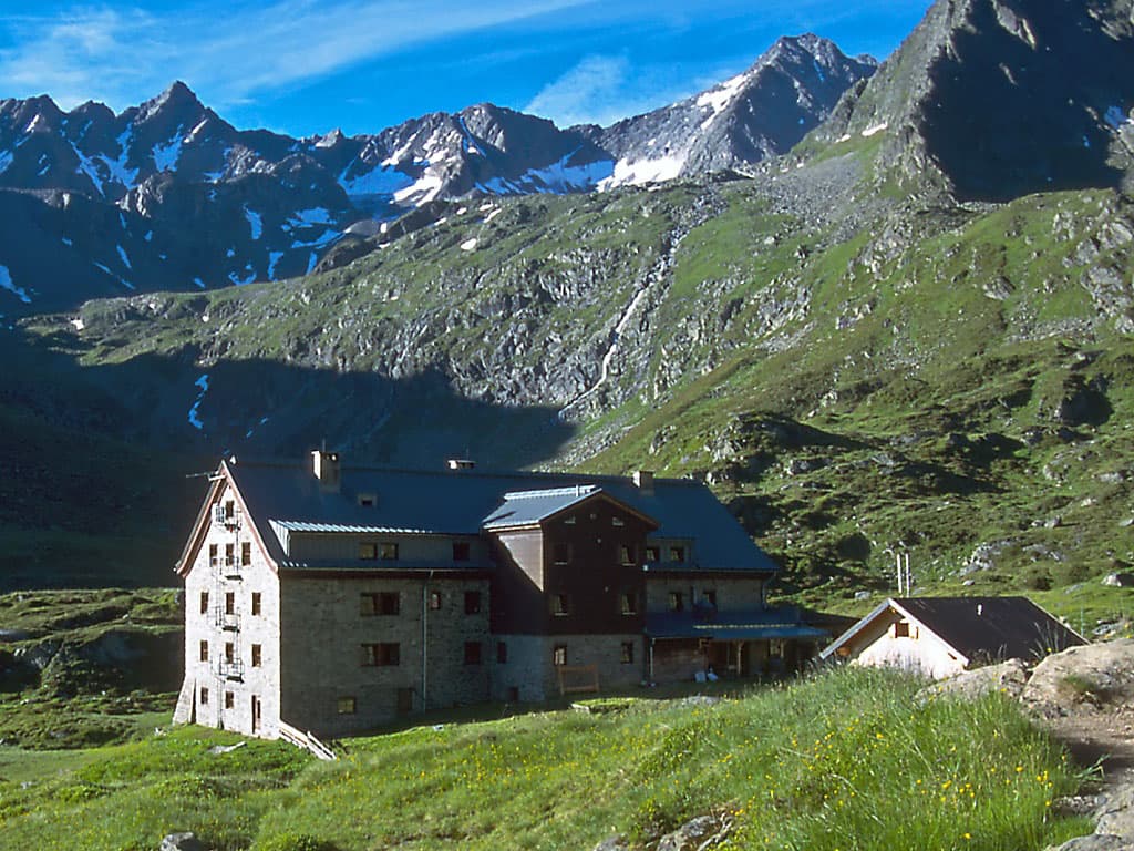 Franz-Senn-Hütte (via Wikimedia Commons, GFDL)