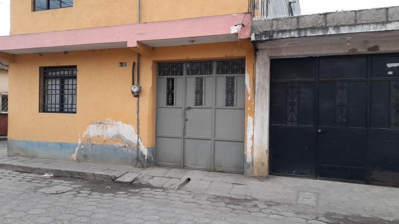 Street view near Casa del Barrio, Quetzaltenango — © LuciaG (CC BY-SA · Mapillary)