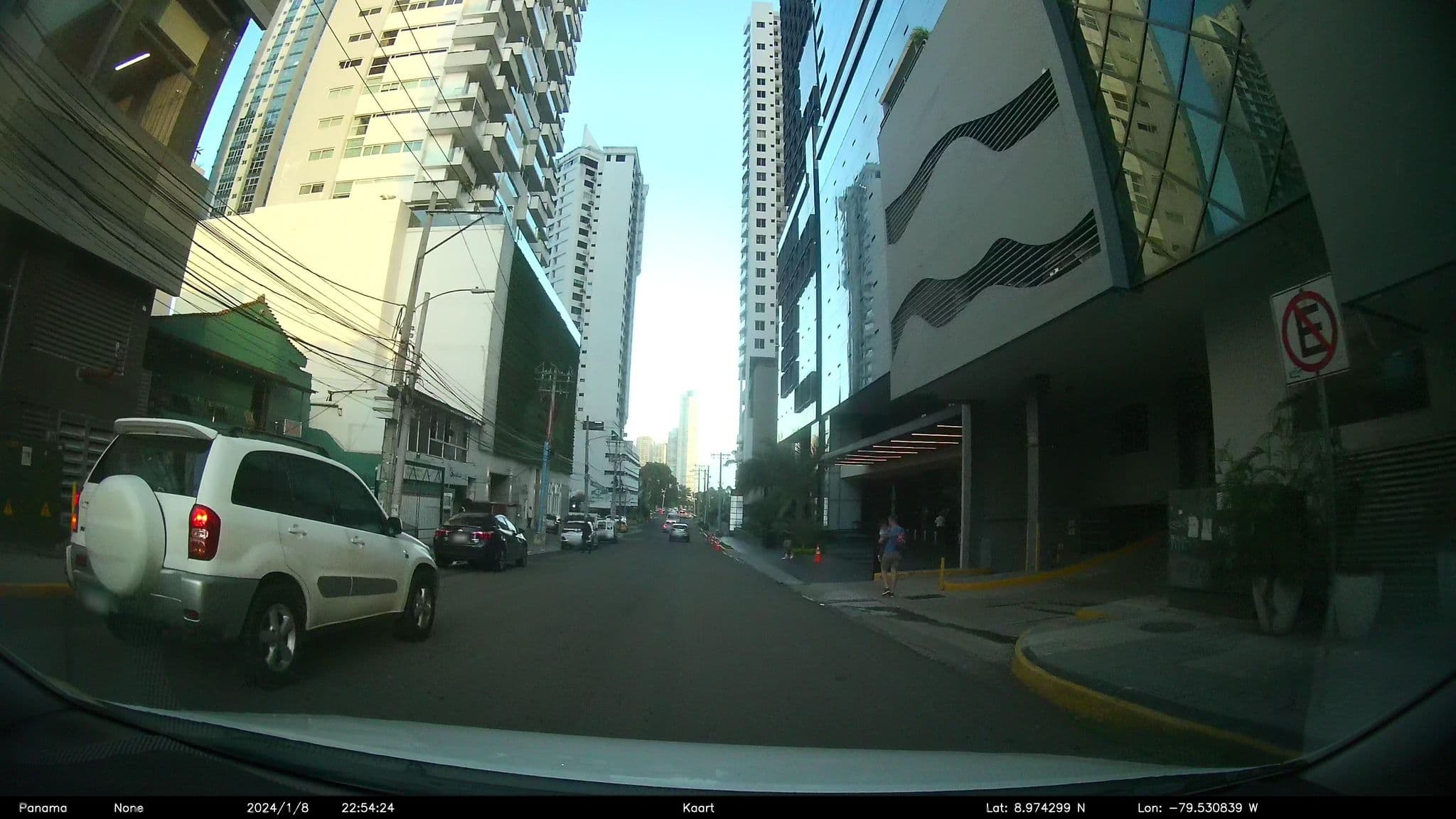 Street view near Hostel the pod33, Curundú — © kaart_2 (CC BY-SA · Mapillary)