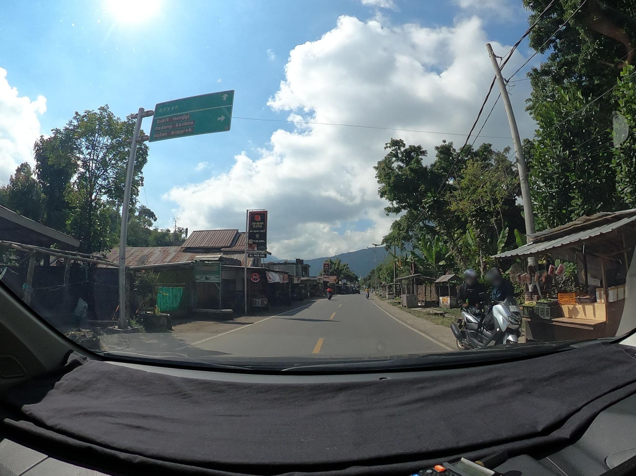 Street view near Paer Doe home stay, Labuan Lombok — © Kaart_Local (CC BY-SA · Mapillary)