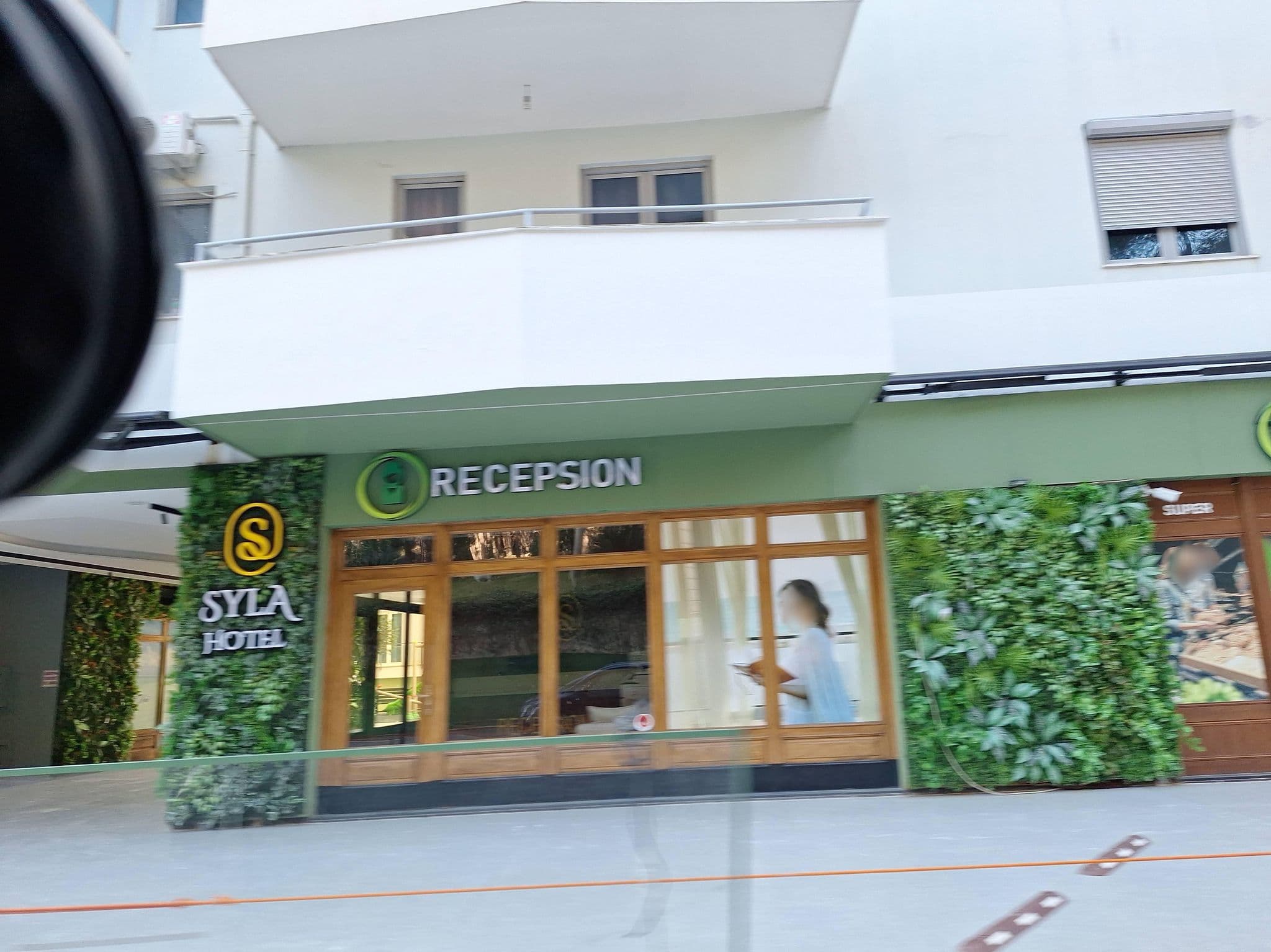 Street view near Suite Rana Hedhun, Shëngjin — © denisju_osm (CC BY-SA · Mapillary)