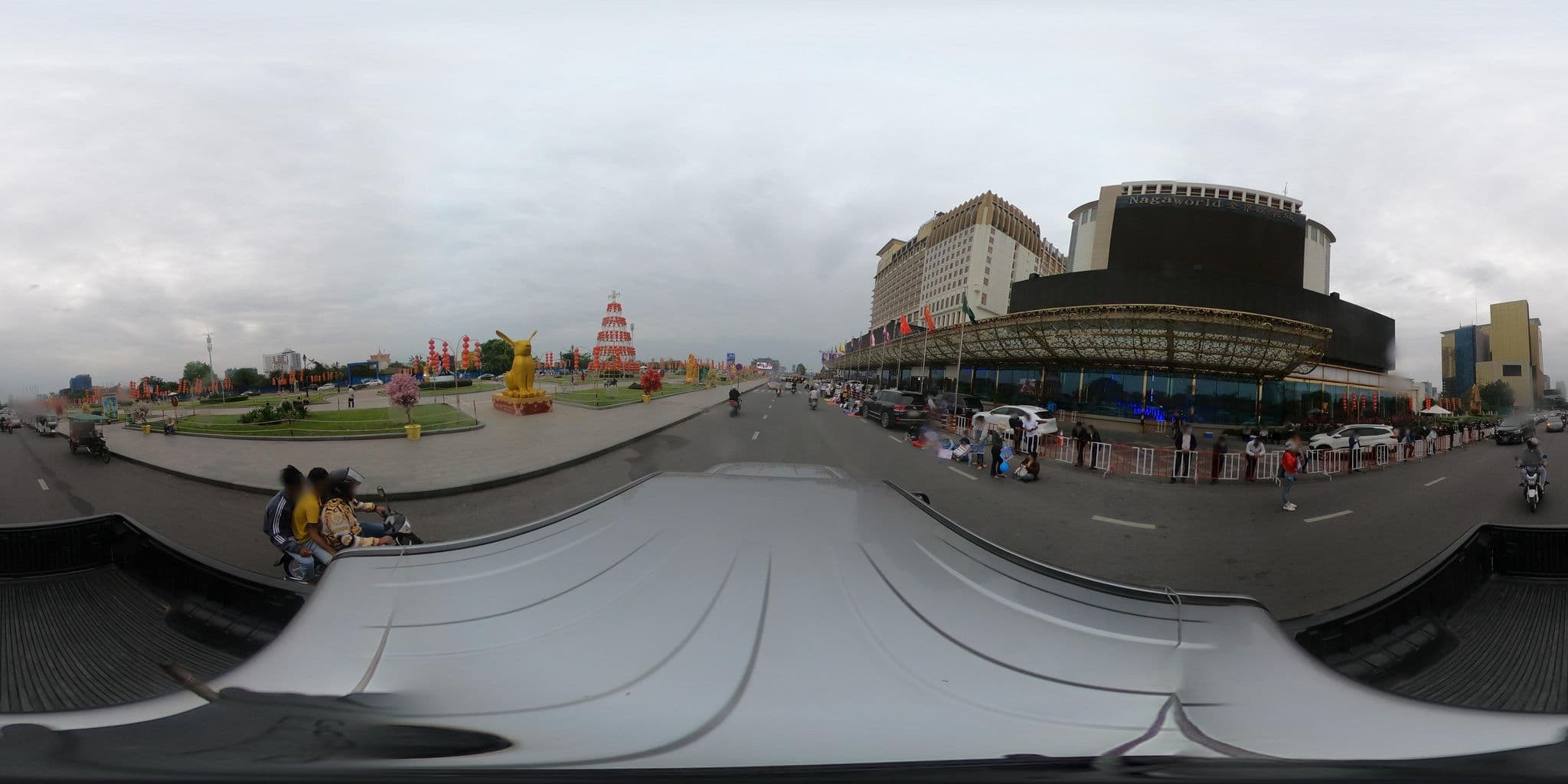Street view near NagaWorld Integrated Resort, Phnom Penh — © kaart_2 (CC BY-SA · Mapillary)