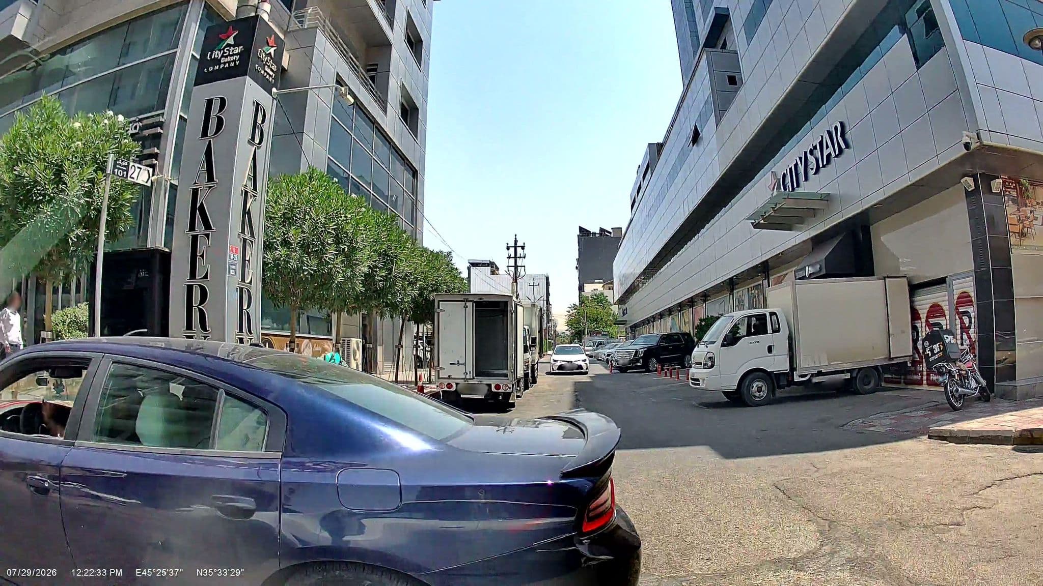 Street view near Erbil Hotel, Sulaymaniyah — © rawaz85 (CC BY-SA · Mapillary)