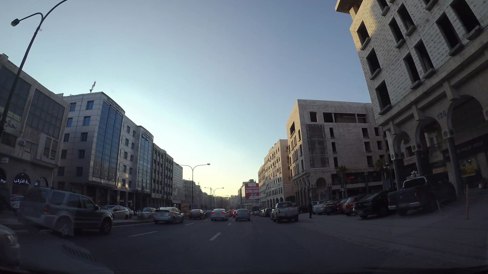 Street view near Golden Tulip Amman, Ḩayy Khildā — © kaart_1 (CC BY-SA · Mapillary)