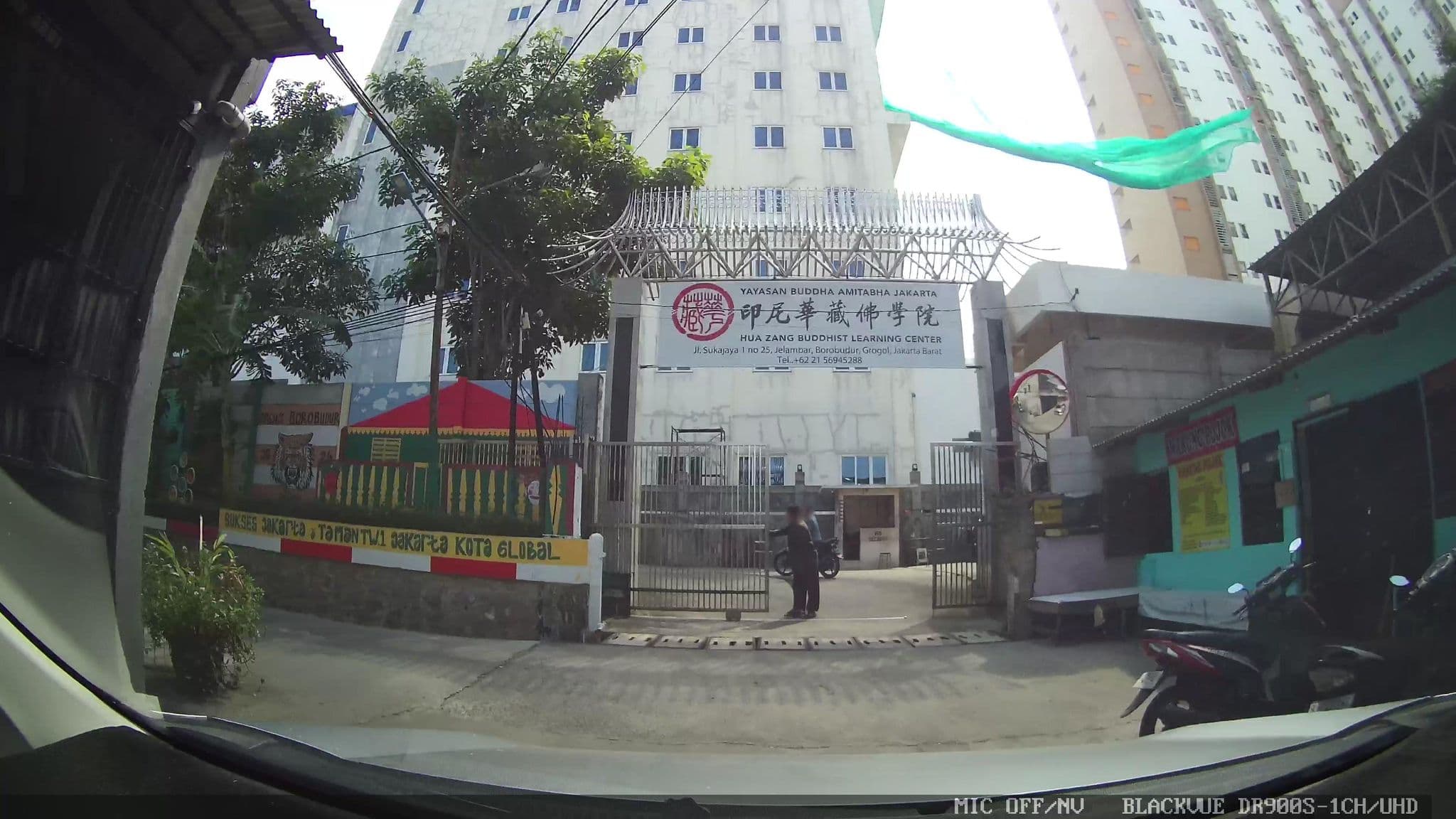 Street view near Apartemen Menara Latumeten, Jakarta