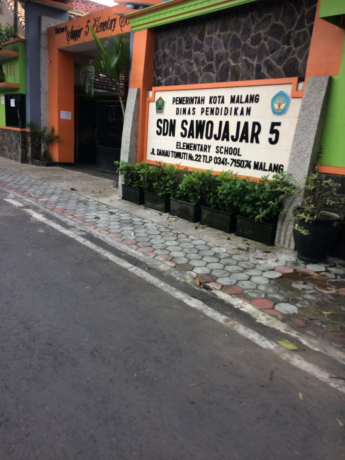 Street view near Penginapan Green House, Malang