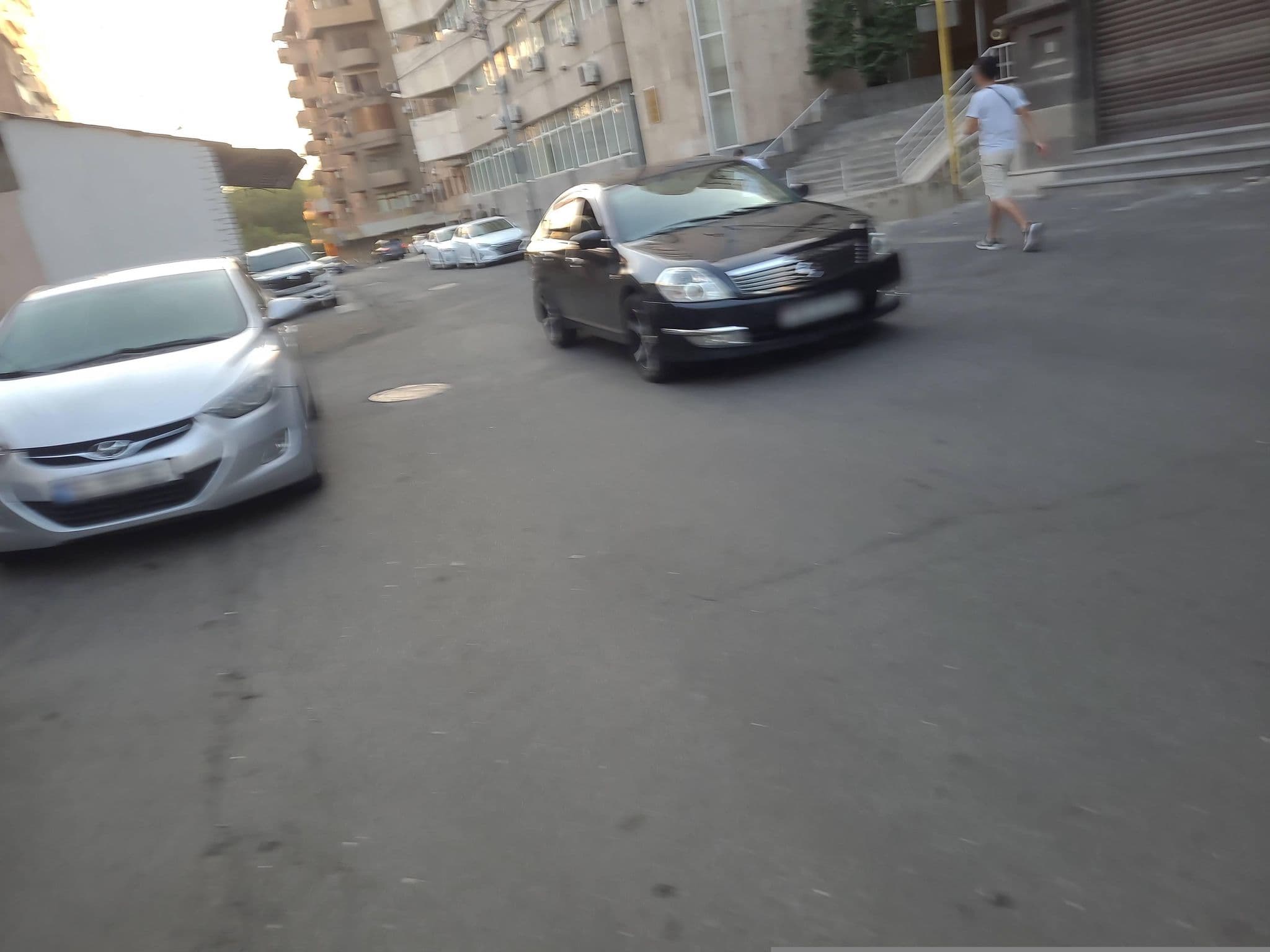 Street view near Minotel Barsam Suites, Yerevan — © noktoborus (CC BY-SA · Mapillary)