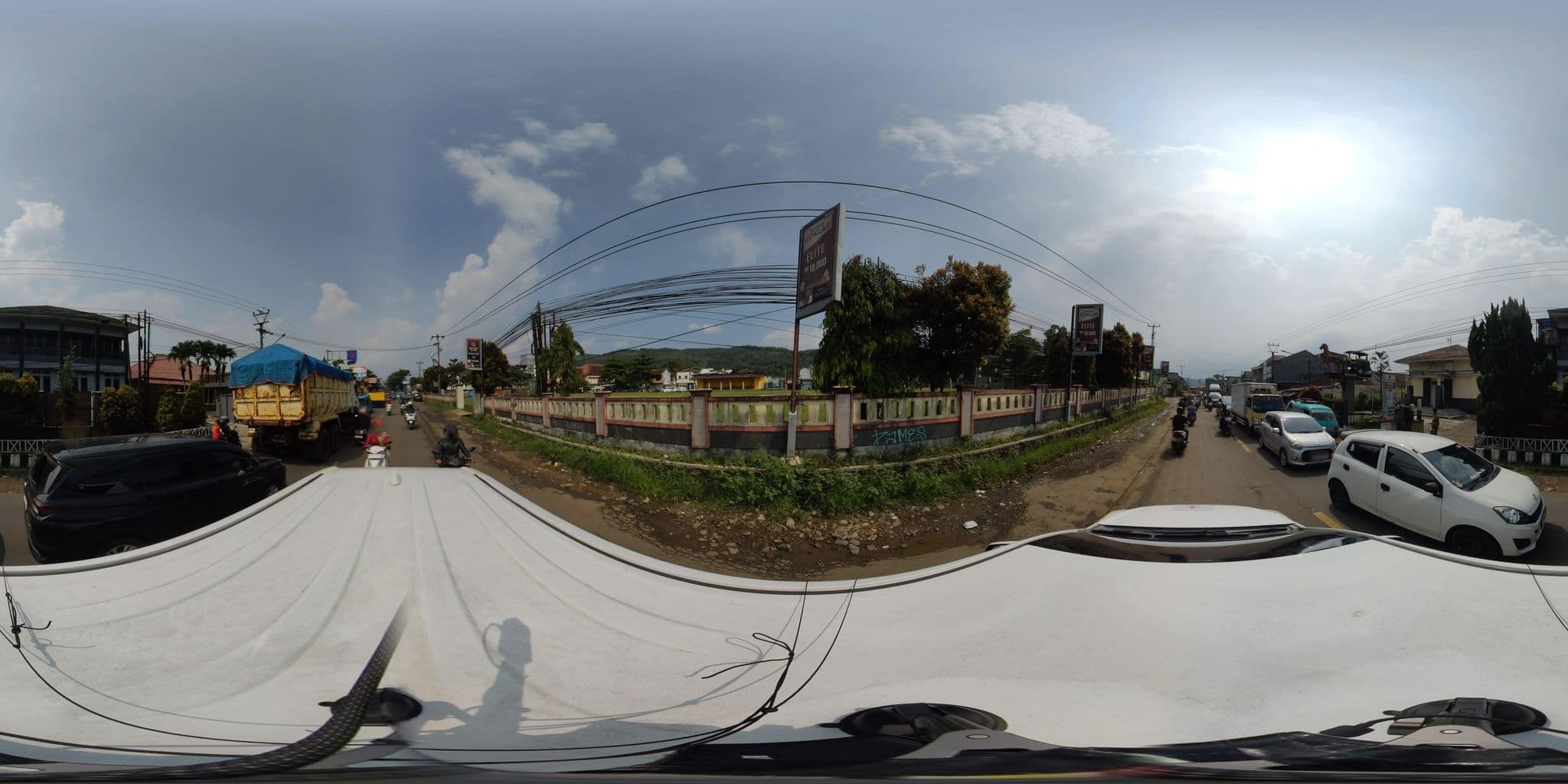 Street view near Hotel Sekarwangi, Cicurug — © danbjoseph (CC BY-SA · Mapillary)