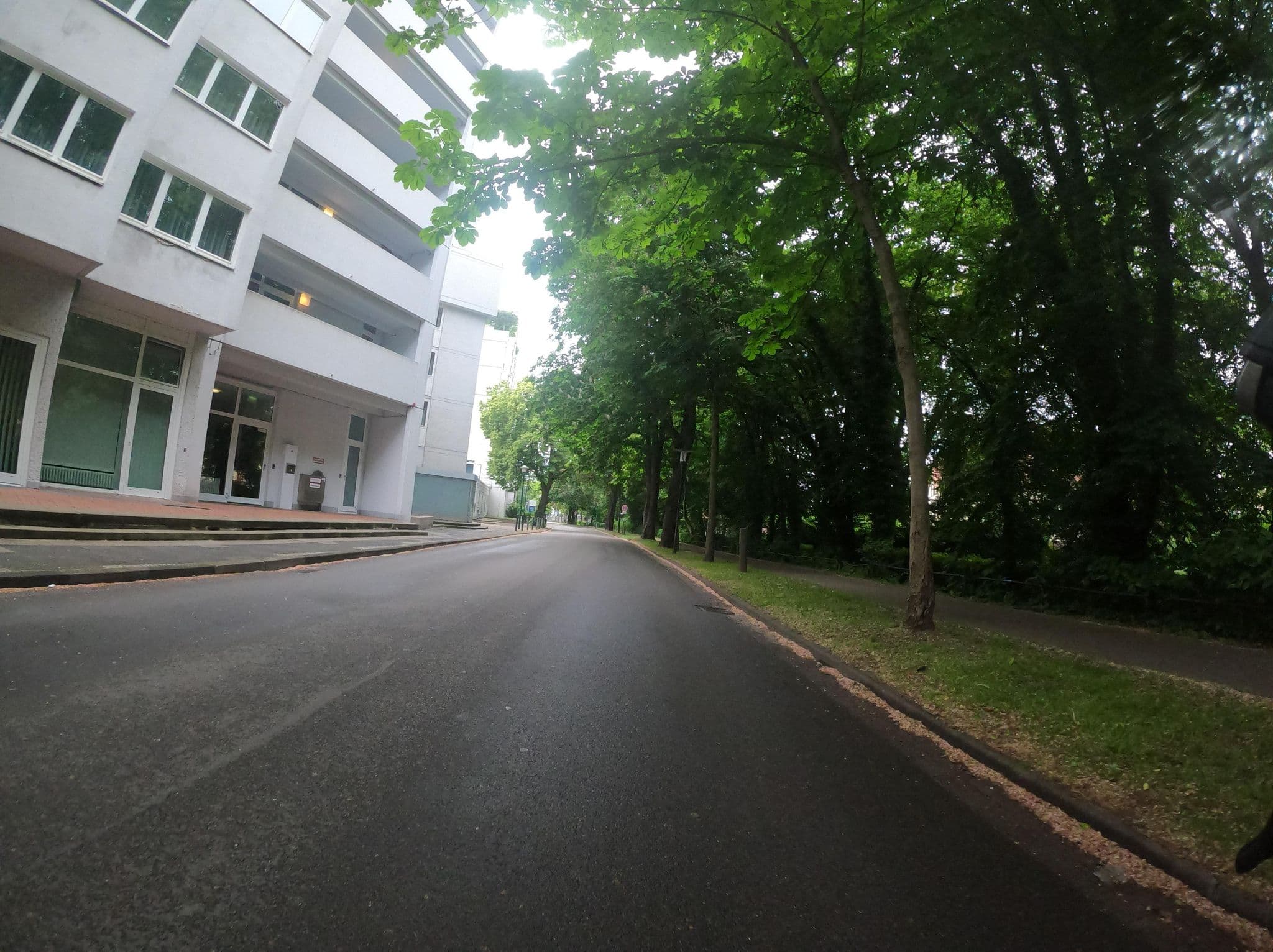 Street view near PARKHOTEL Hameln, Hameln — © Langfahrer (CC BY-SA · Mapillary)