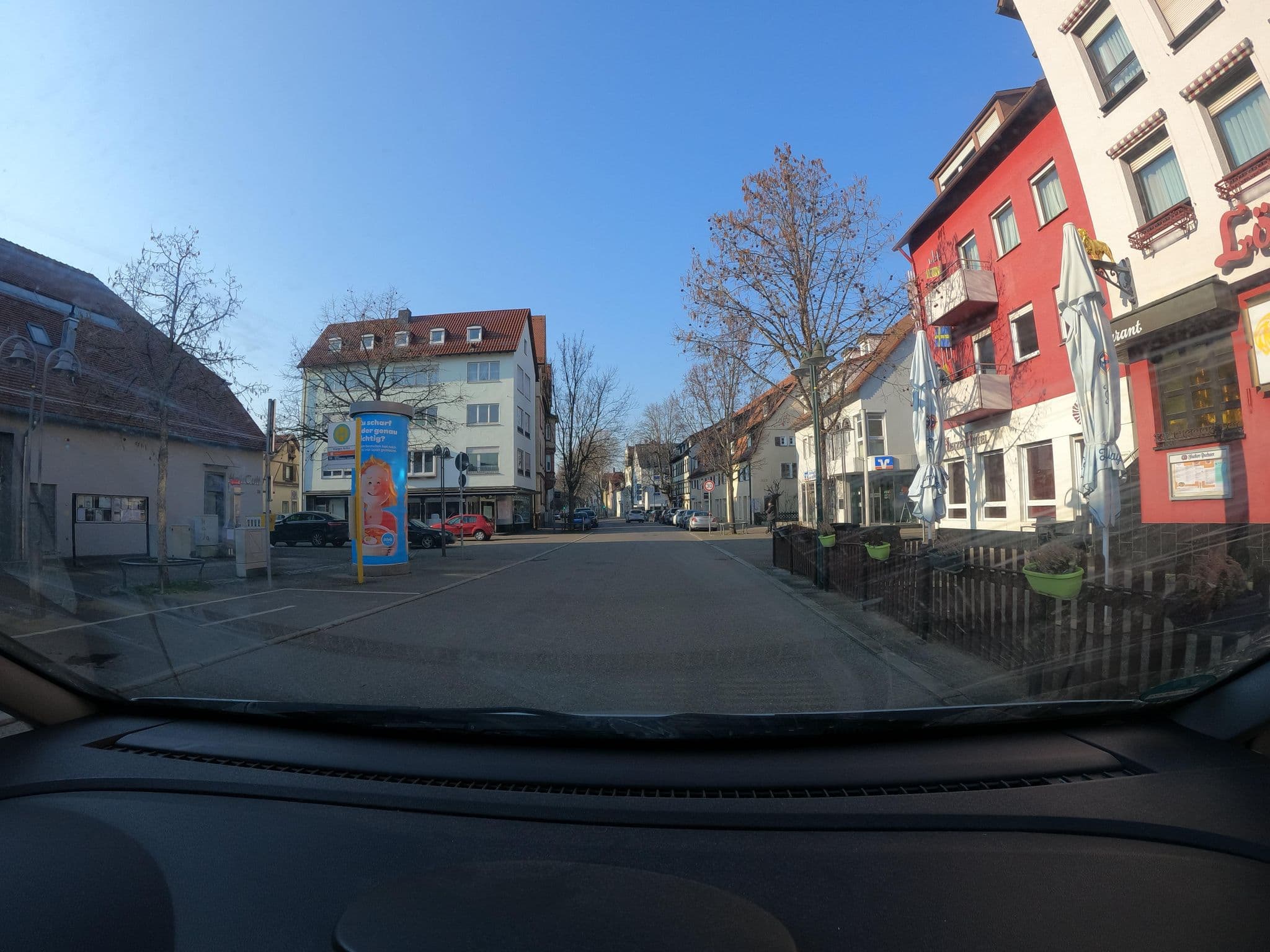 Street view near Hetzel Hotel, Stuttgart-Ost — © vuv (CC BY-SA · Mapillary)