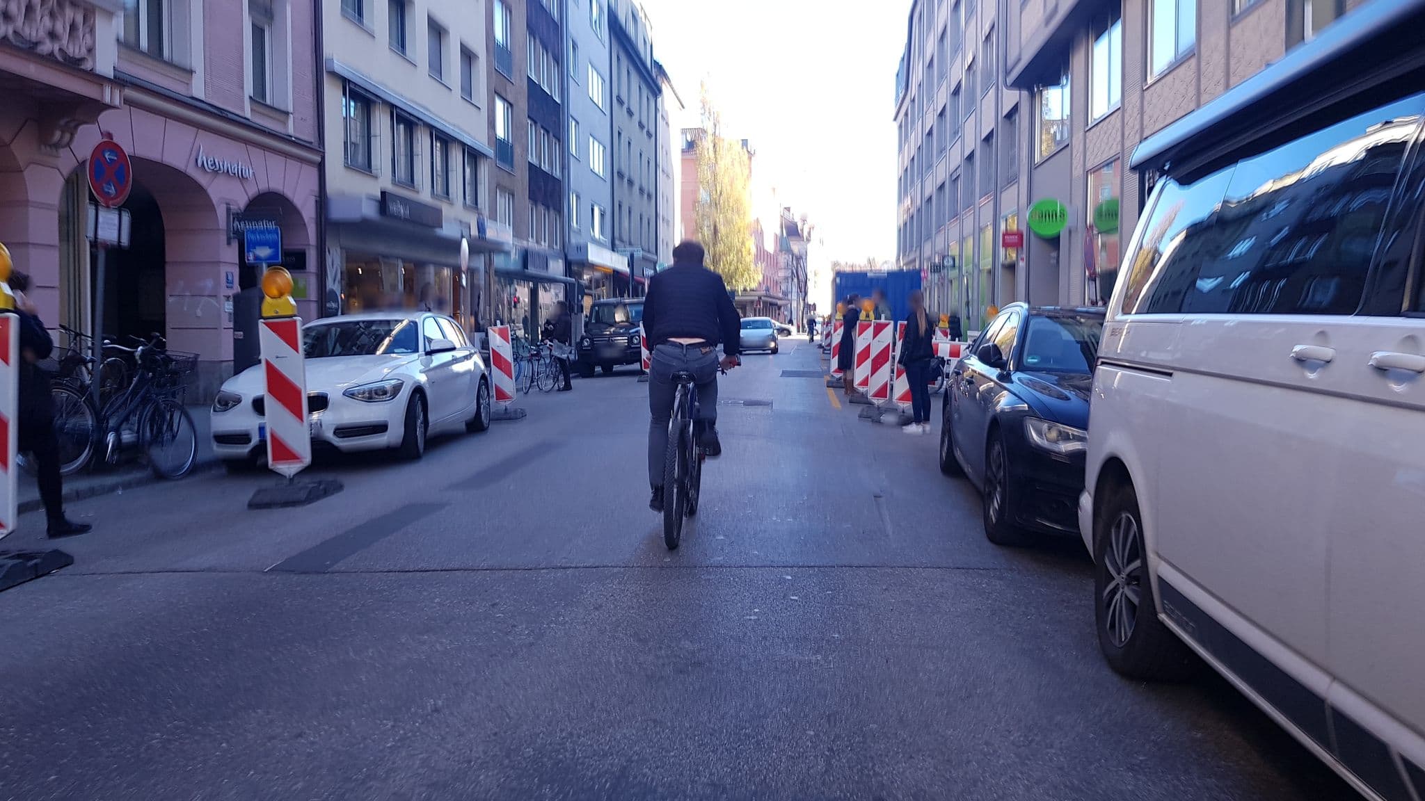 Street view near Schwabinger Wahrheit, Bogenhausen — © thomas_munichways (CC BY-SA · Mapillary)
