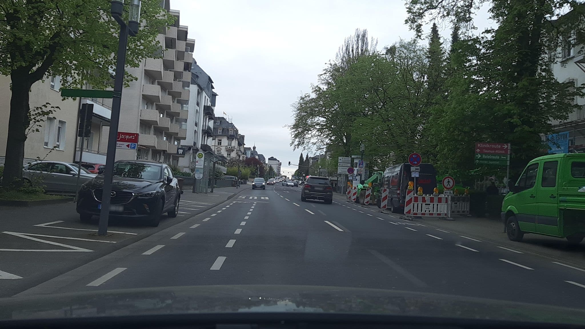 Street view near Neumark Apartments, Bad Nauheim — © lllooommm (CC BY-SA · Mapillary)