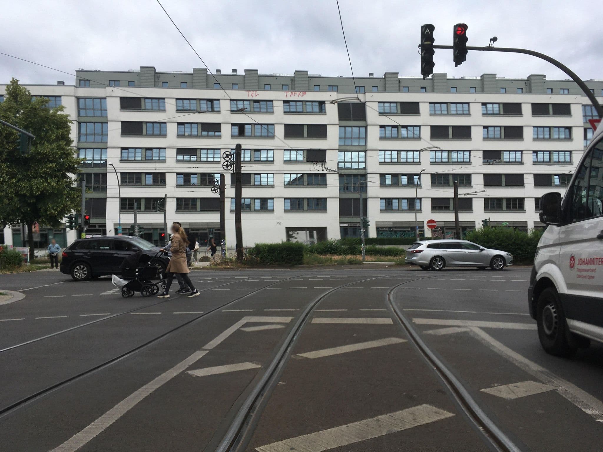 Street view near Seumi Berlin, Friedrichshain — © carlheinz (CC BY-SA · Mapillary)