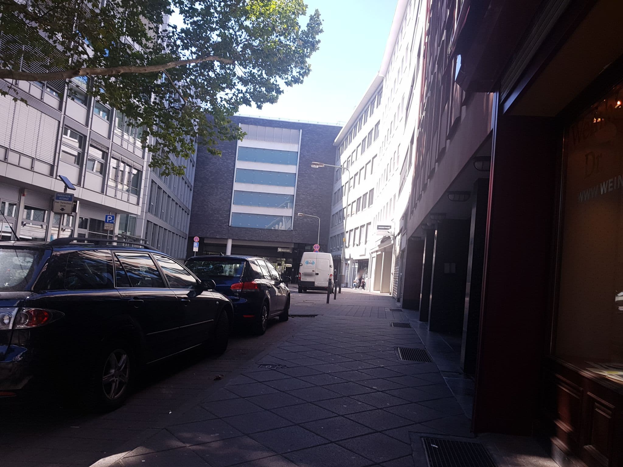Street view near The Doorman - Goethe, Frankfurt am Main