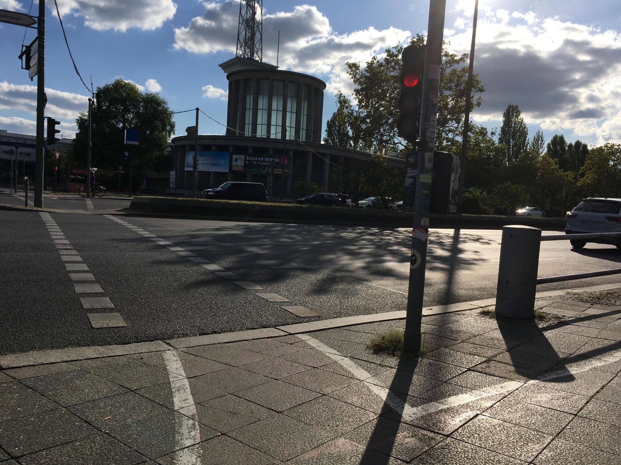 Street view near Ibis Berlin Messe, Charlottenburg — © carlheinz (CC BY-SA · Mapillary)