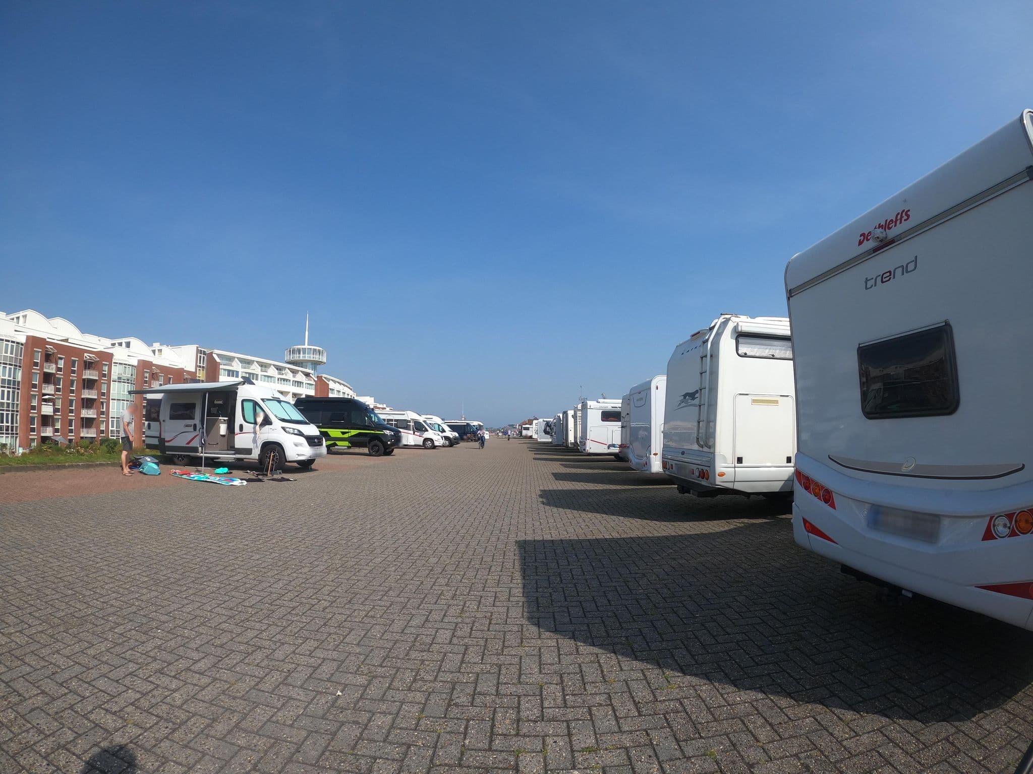 Street view near Fliegerdeich (Wohnmobile), Wilhelmshaven — © VIA_KK (CC BY-SA · Mapillary)