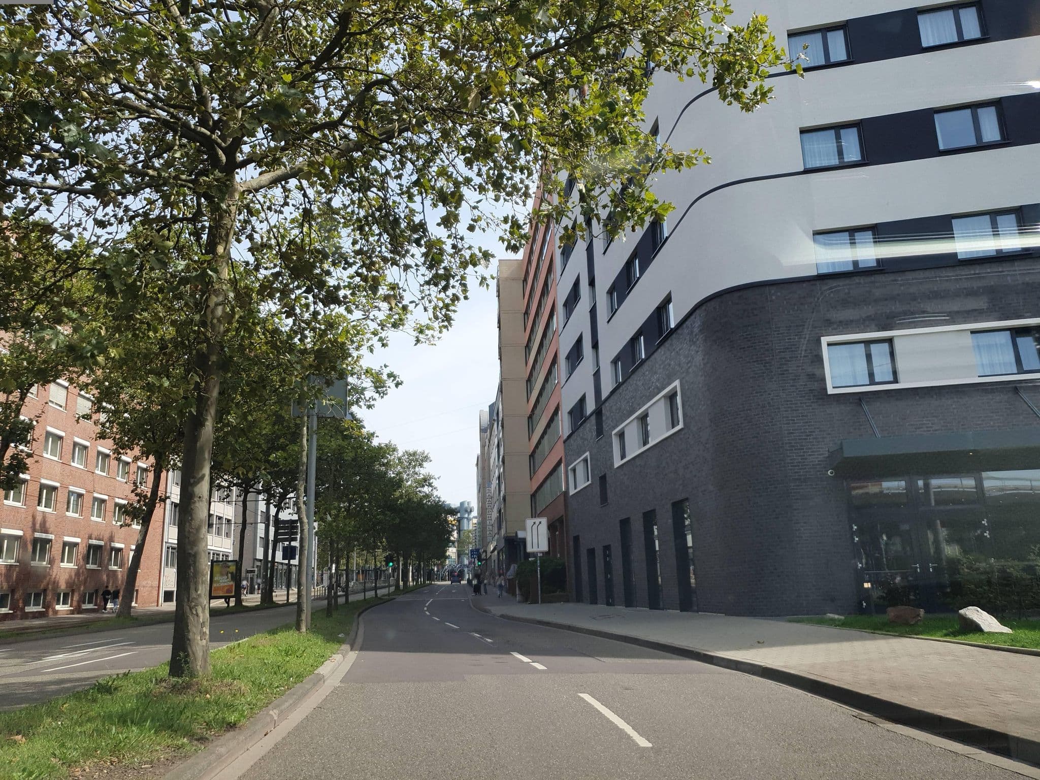 Street view near Premier Inn Saarbrücken City Congresshalle Hotel, Saarbrücken — © teddy73 (CC BY-SA · Mapillary)