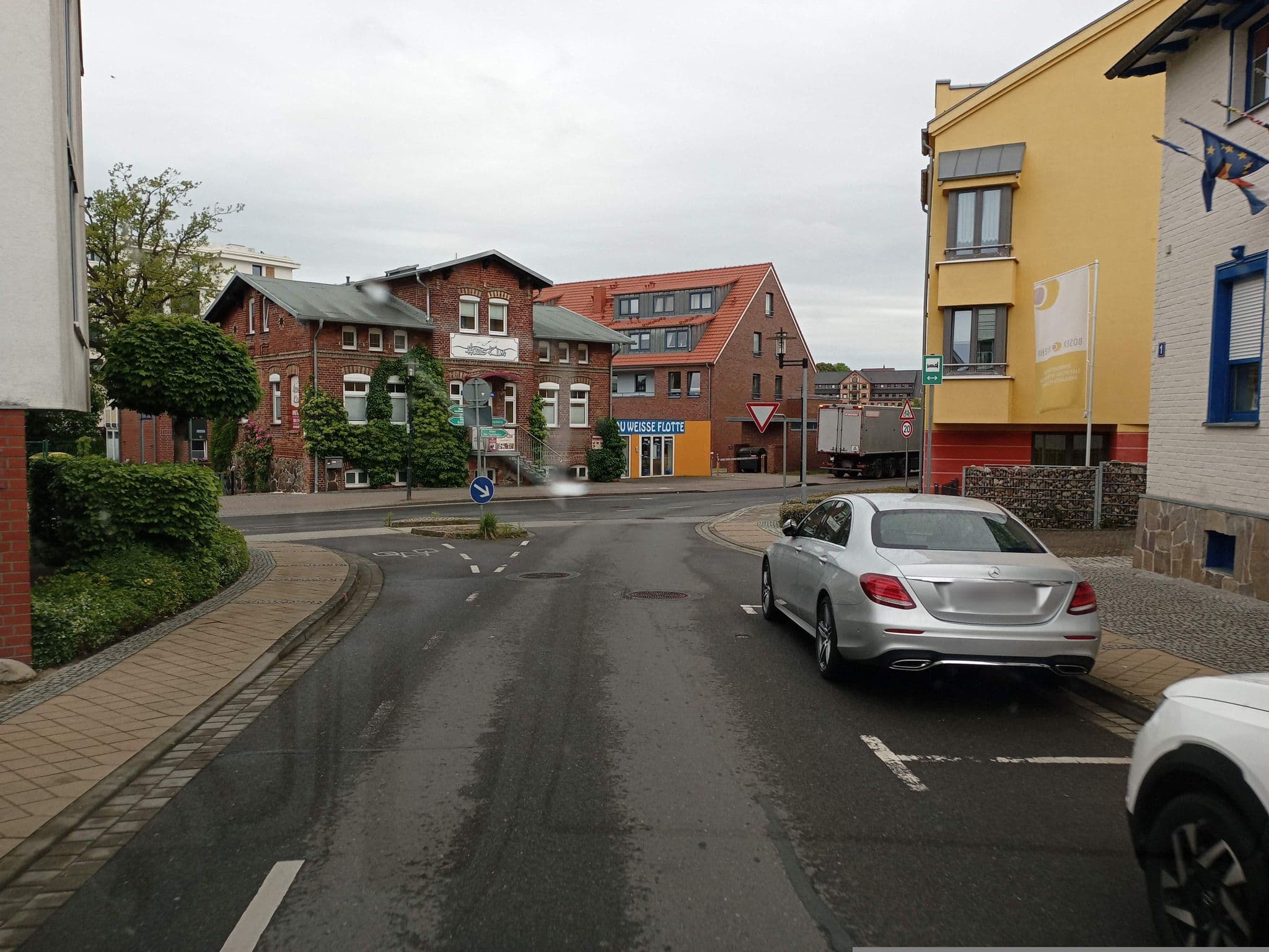 Street view near Hotel Müritzhafen, Waren — © atze02 (CC BY-SA · Mapillary)
