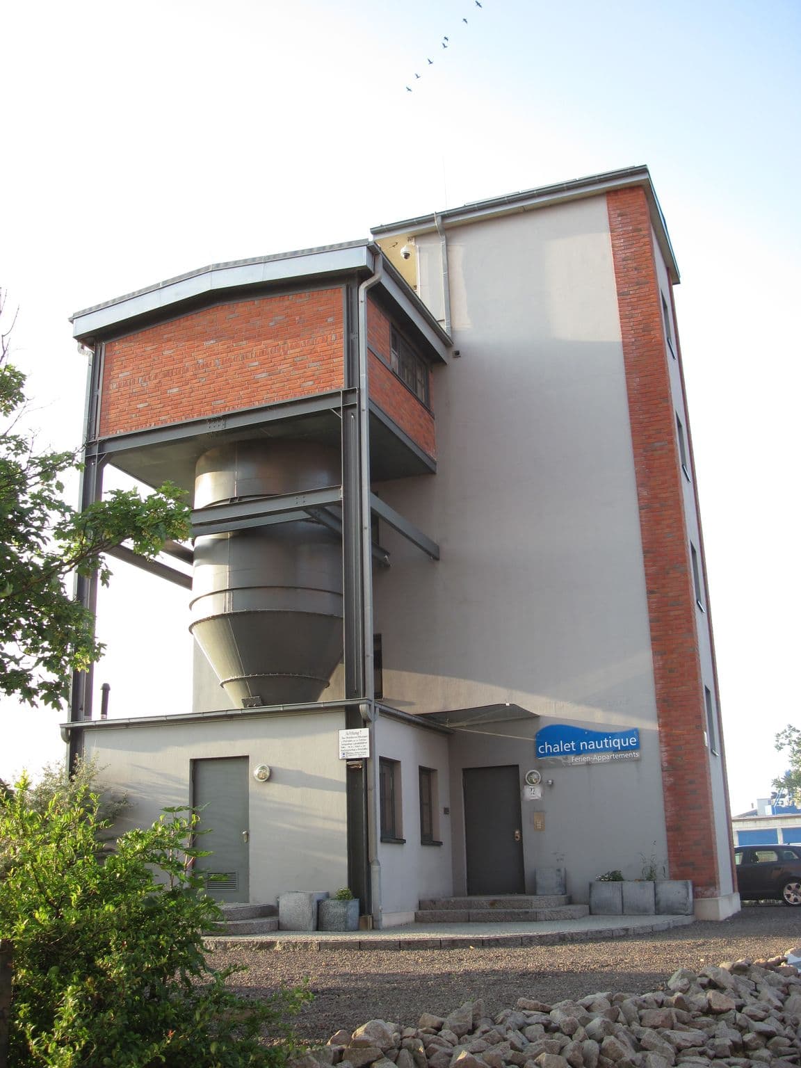 Street view near chalet nautique, Wismar — © bielebog (CC BY-SA · Mapillary)