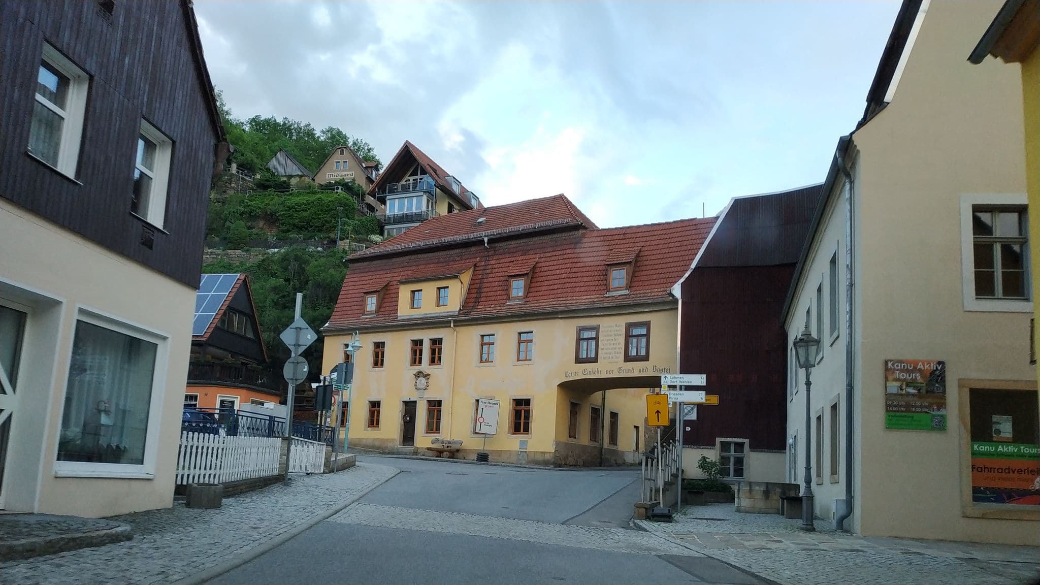 Street view near Bed & Breakfast Wehlen, Stadt Wehlen — © awesamarama (CC BY-SA · Mapillary)
