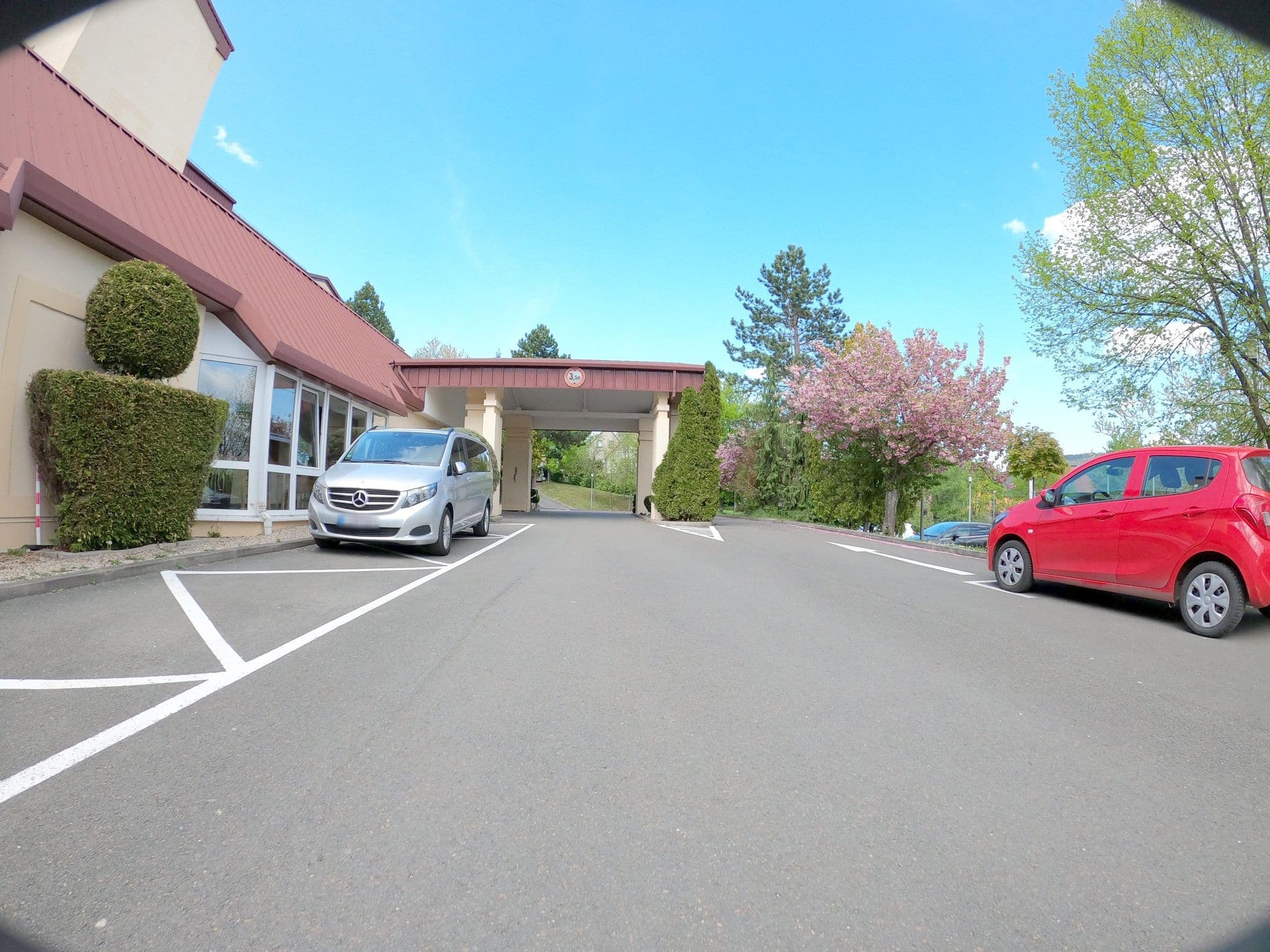 Street view near Best Western Hotel, Jena — © 741852963 (CC BY-SA · Mapillary)