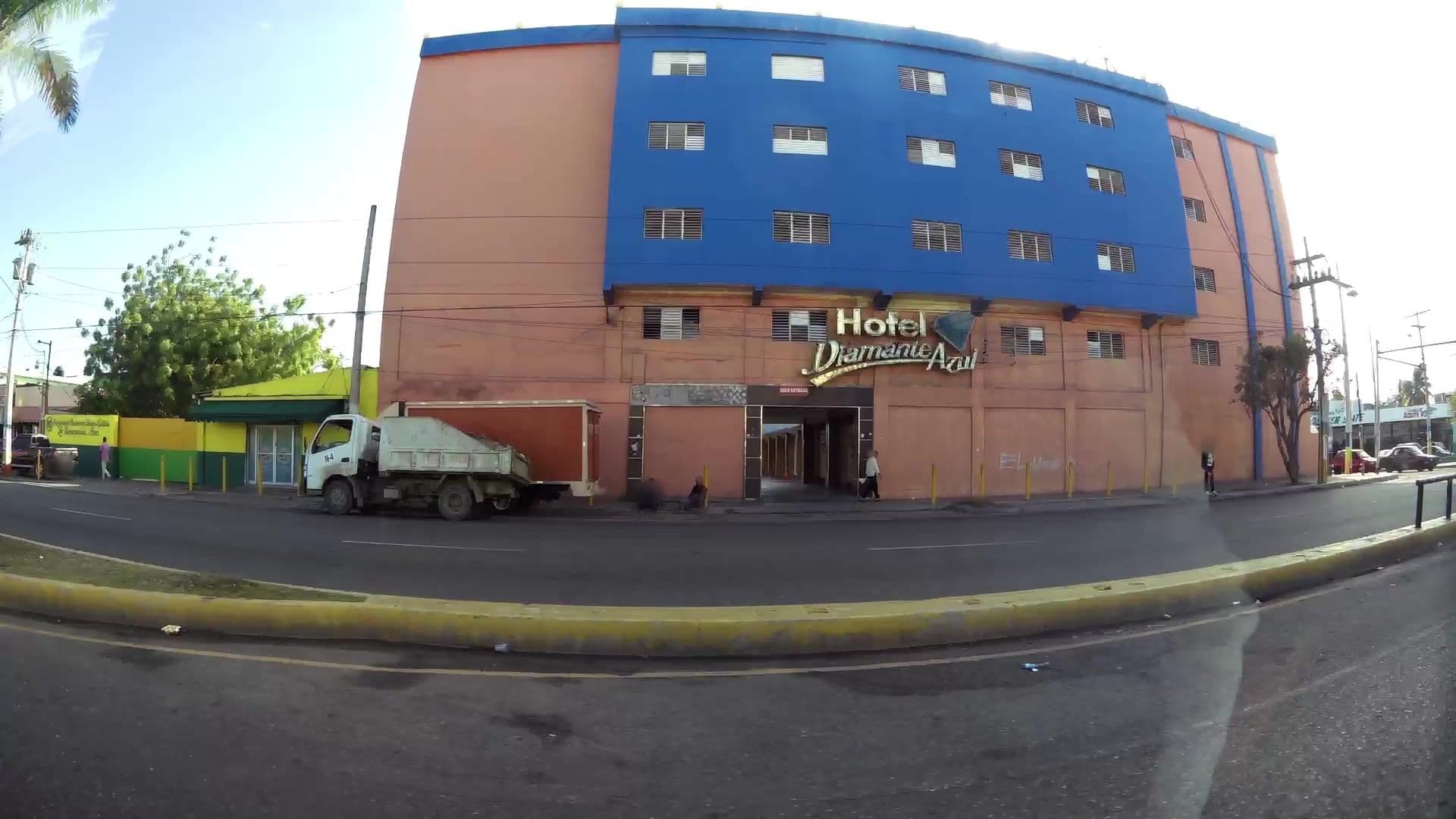 Street view near Hotel Diamante Azul, Santo Domingo Este — © kaartcam (CC BY-SA · Mapillary)